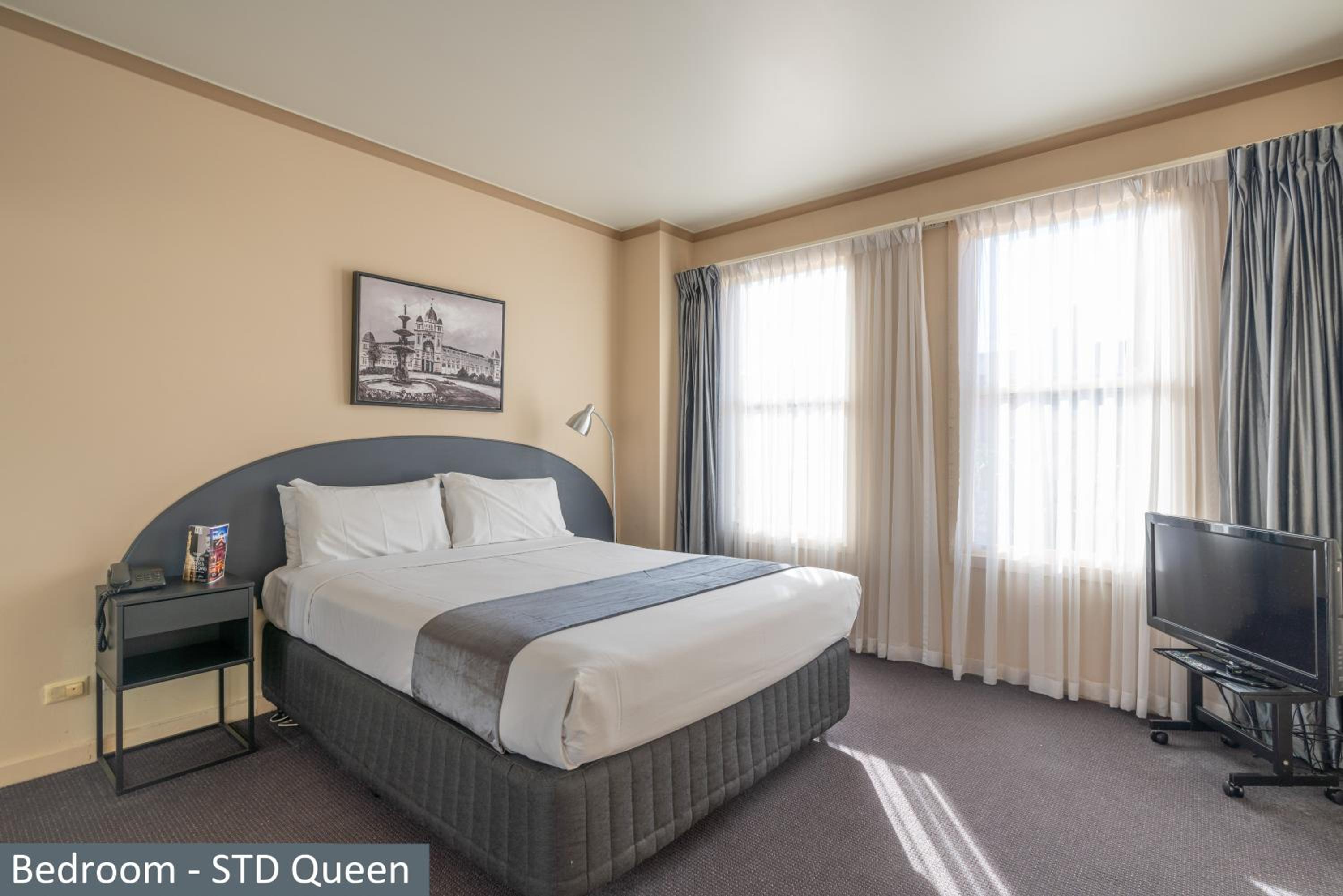 Budget One-Bedroom Apartment - Photo 1
