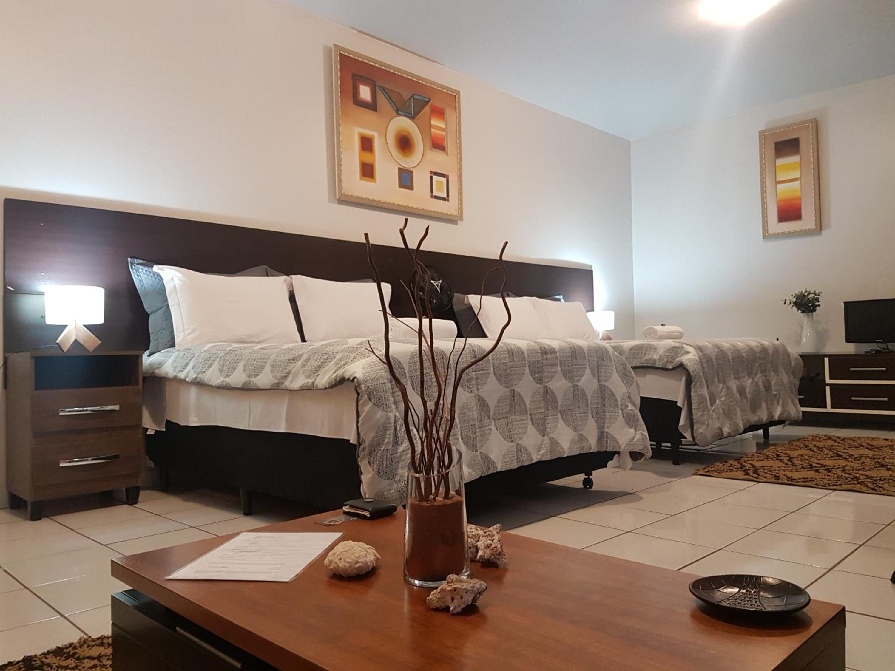 Deluxe Suite - Photo 1