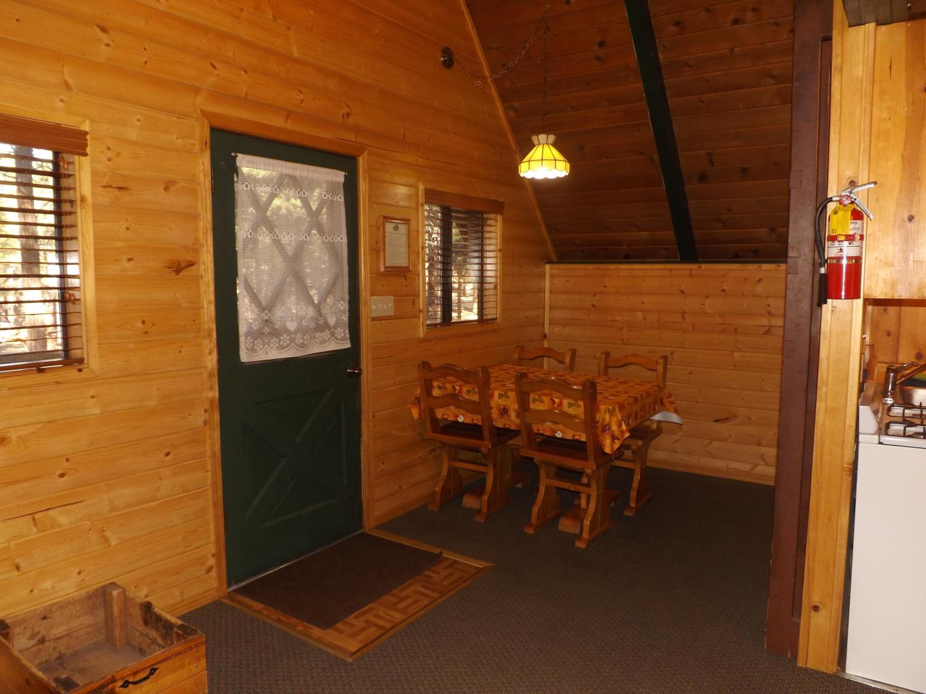 Cabin 10 photo 3