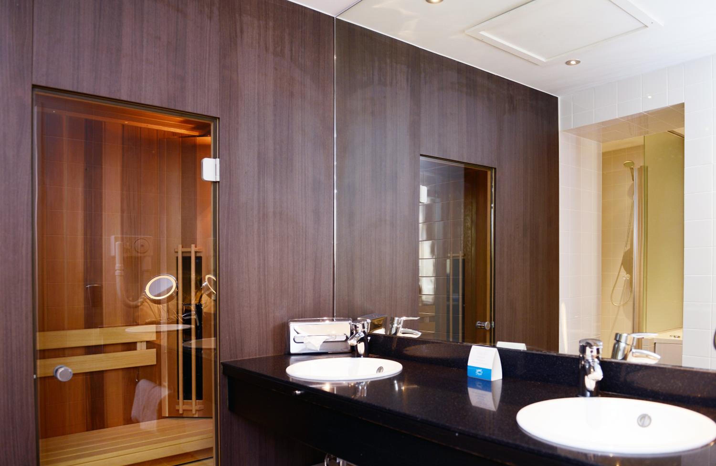 Suite - Photo 4