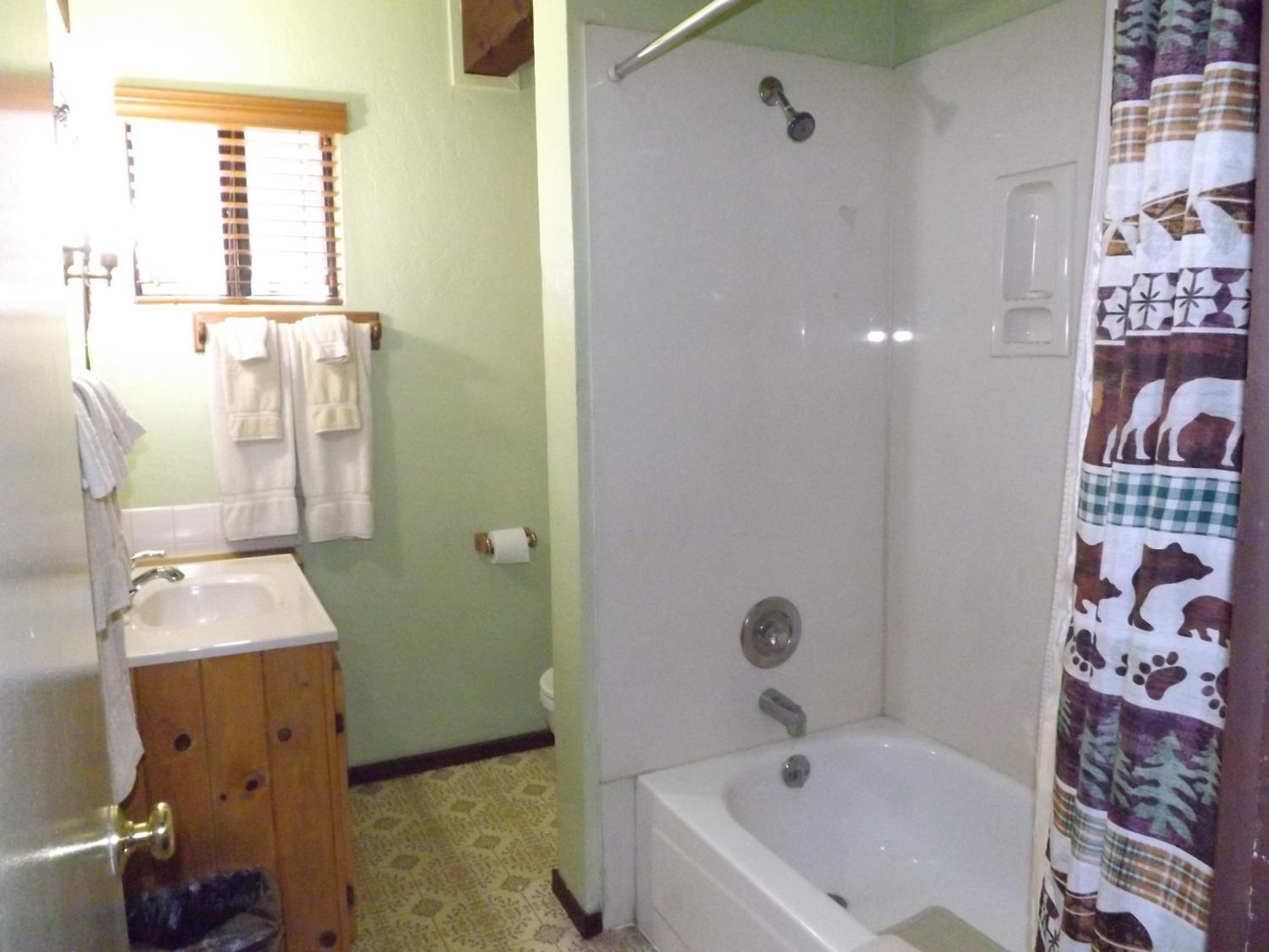 Cabin 16 photo 2