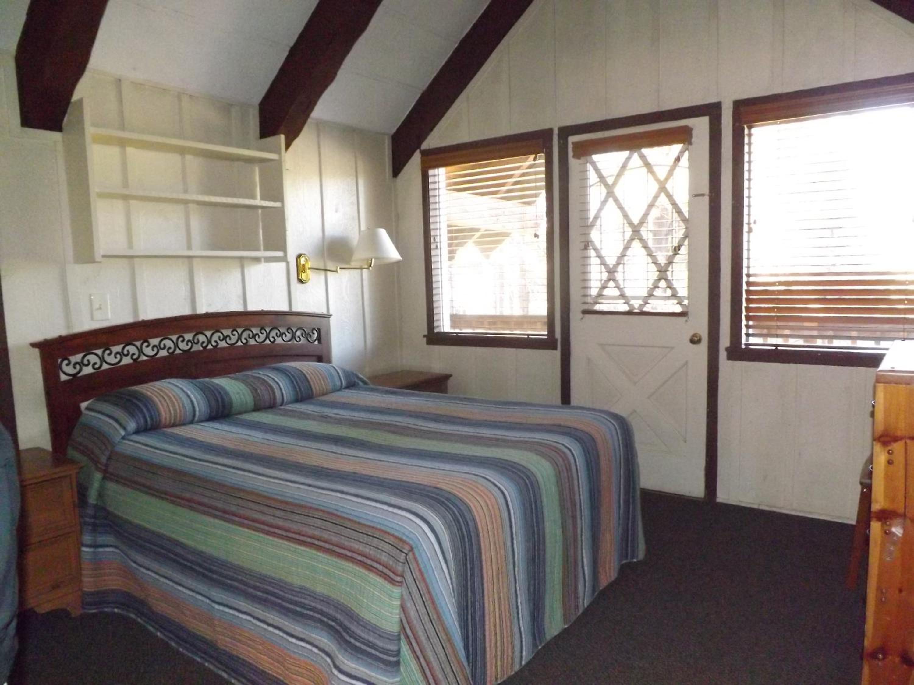 Cabin 16 photo 1