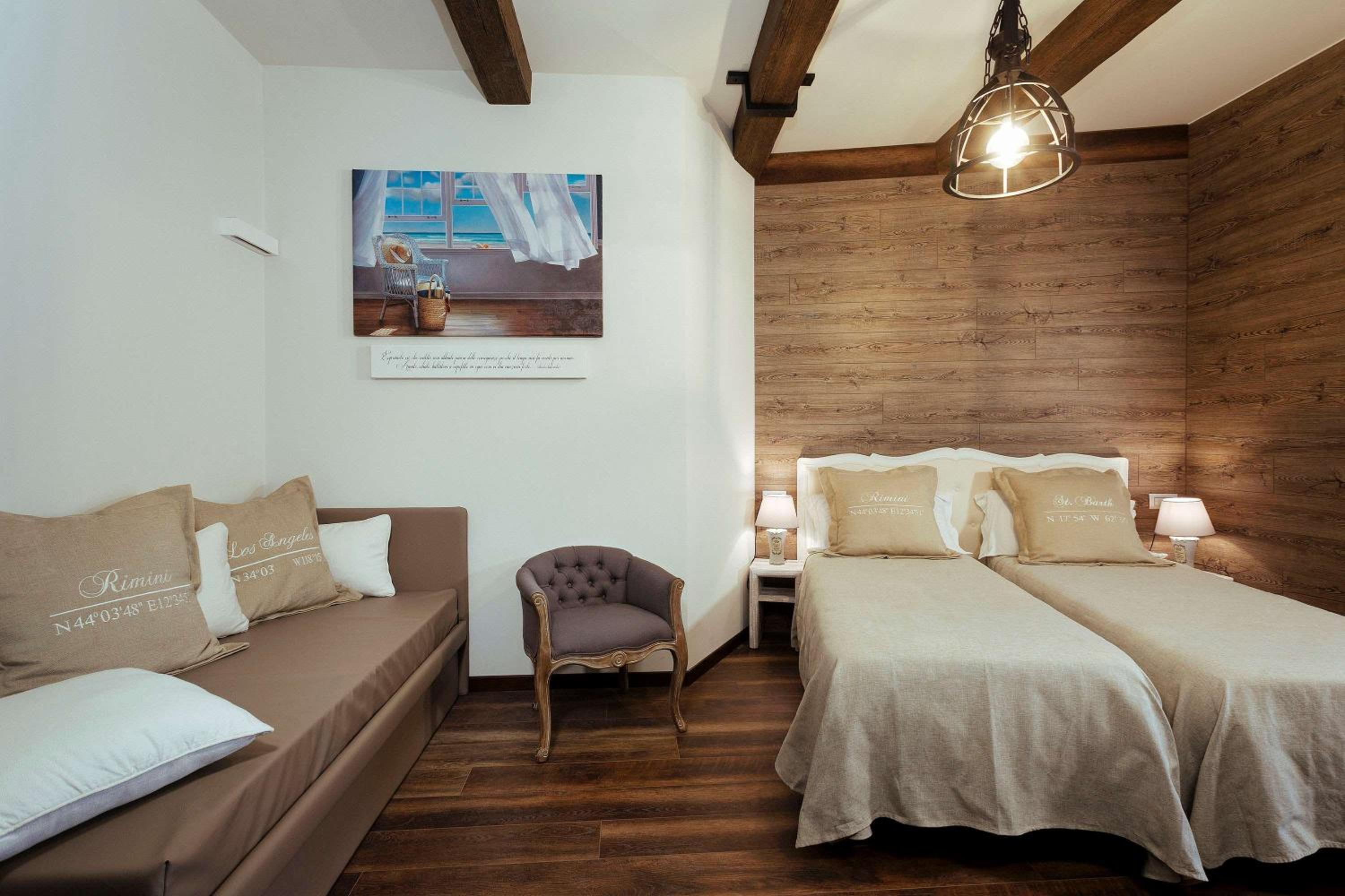 Deluxe Room with Balcony and Sea View - Photo 6