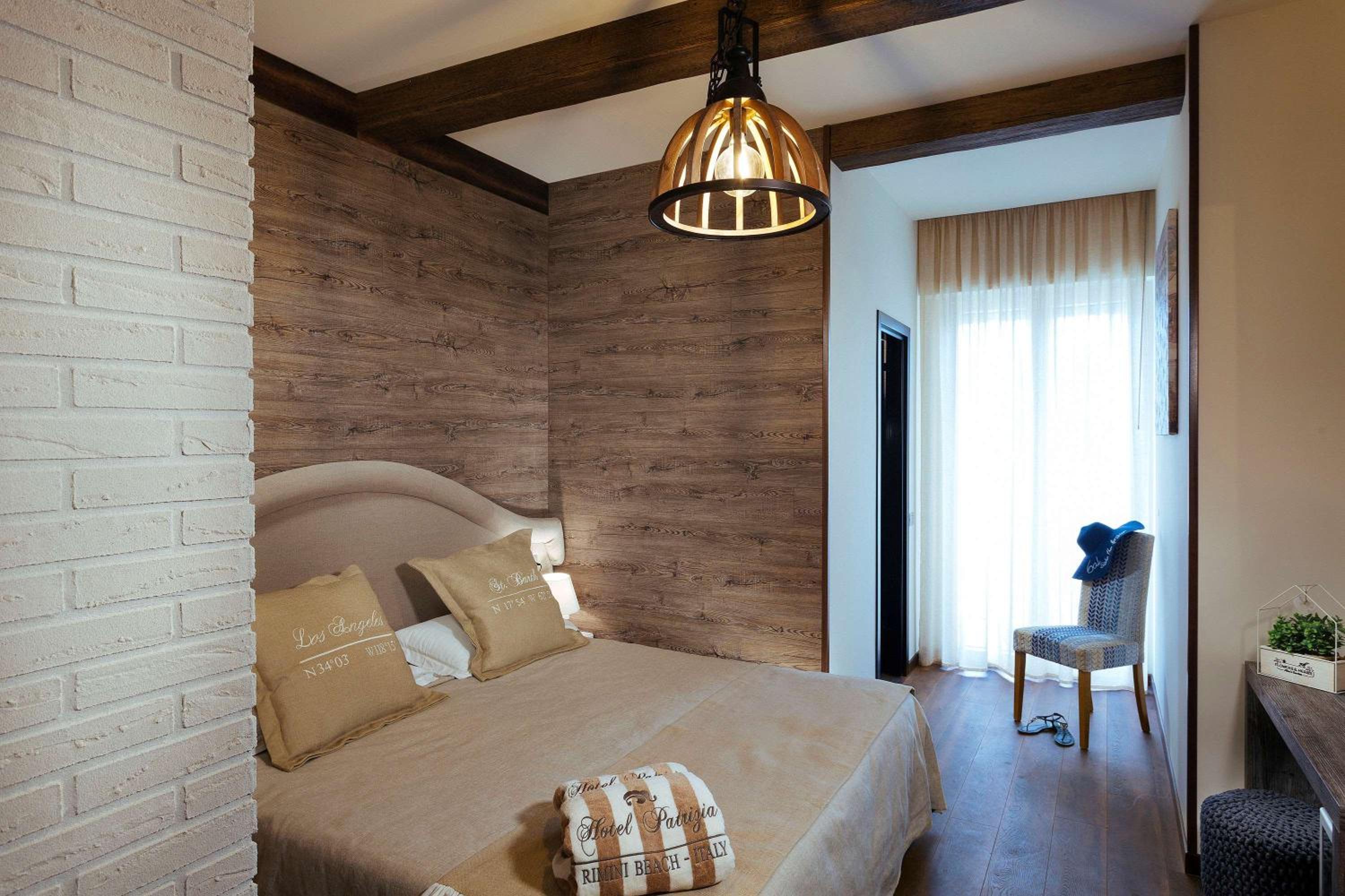 Deluxe King Room with Balcony and Sea View - Photo 21
