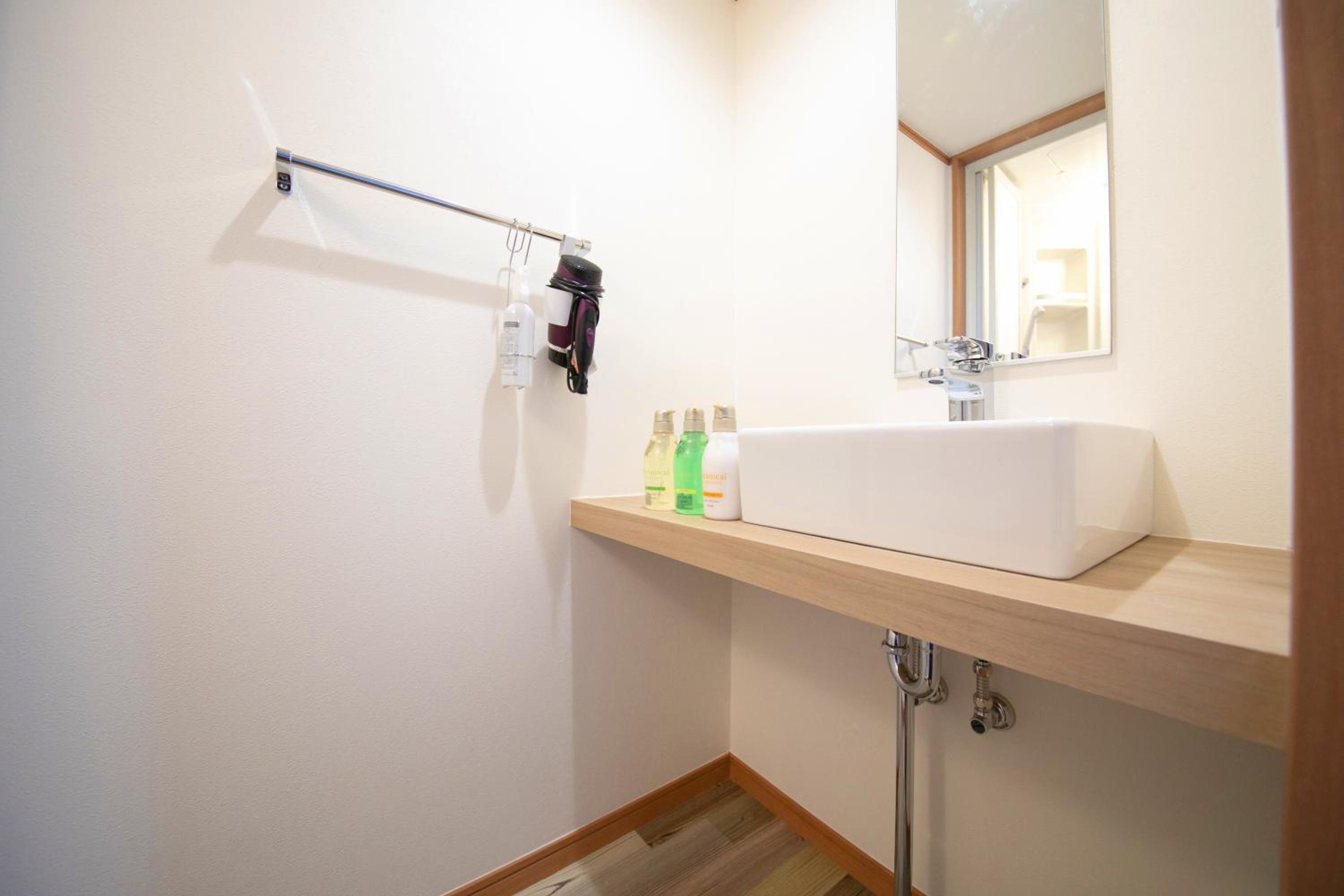 Standard Twin Room - Photo 5