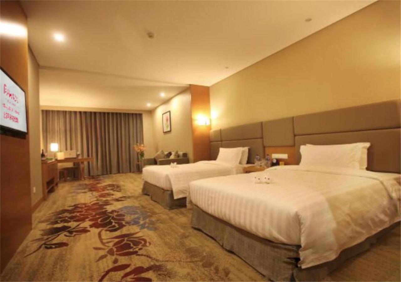 Deluxe Two Beds - Non-Smoking - Photo 1