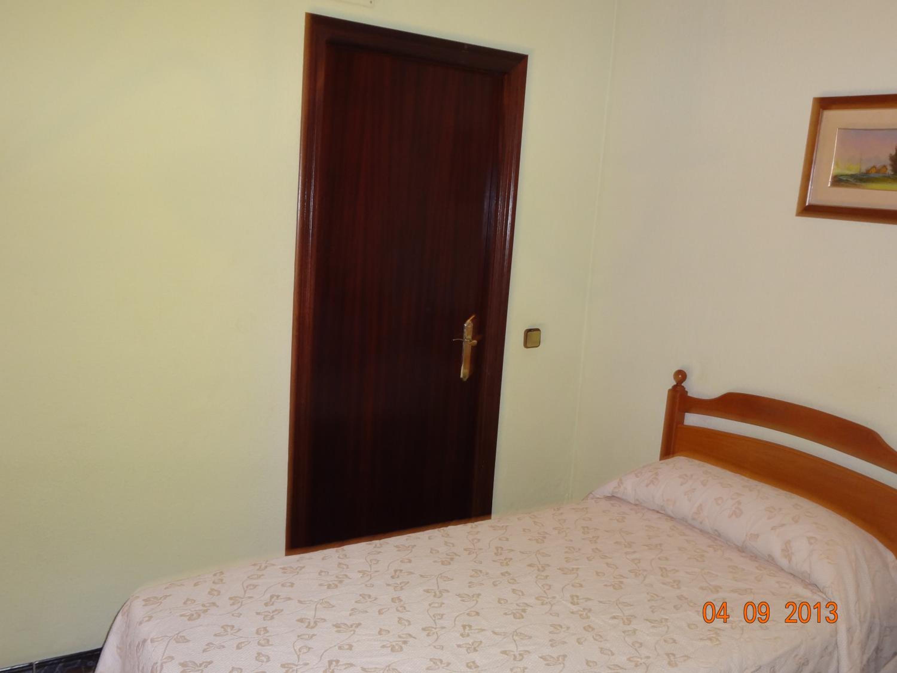 Twin Room - Photo 1