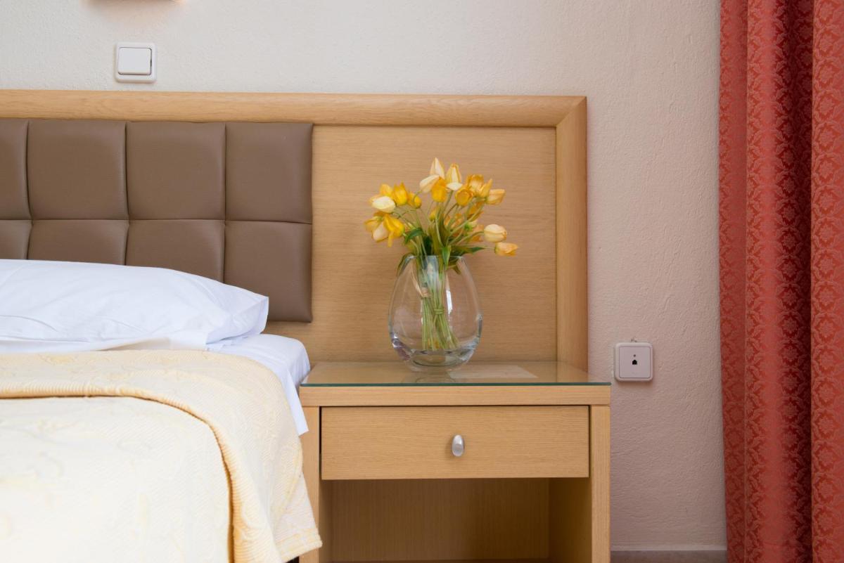 Double Room with Balcony and Sea View photo 1