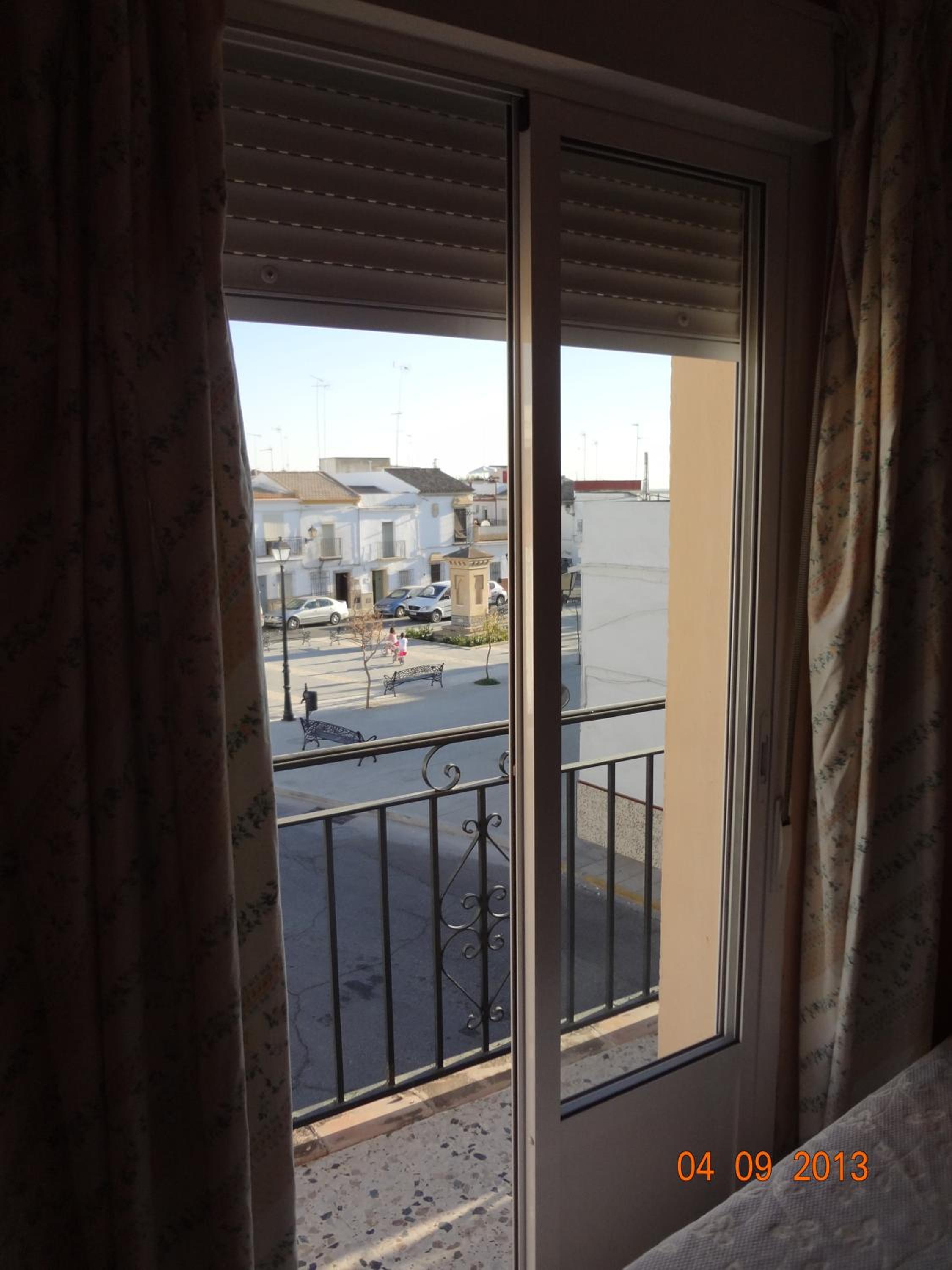 Double Room - Photo 11