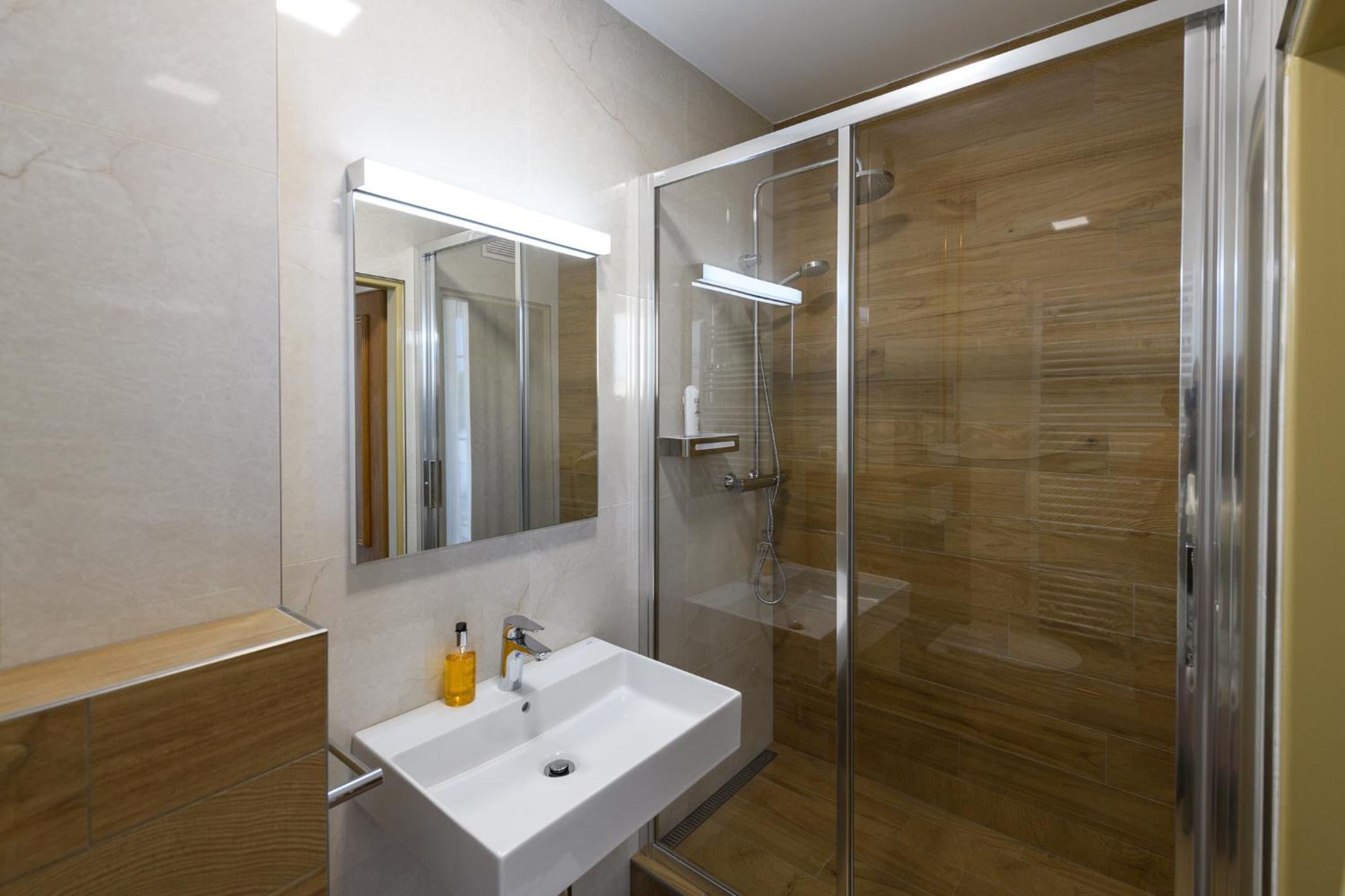 Deluxe Triple Room photo 3