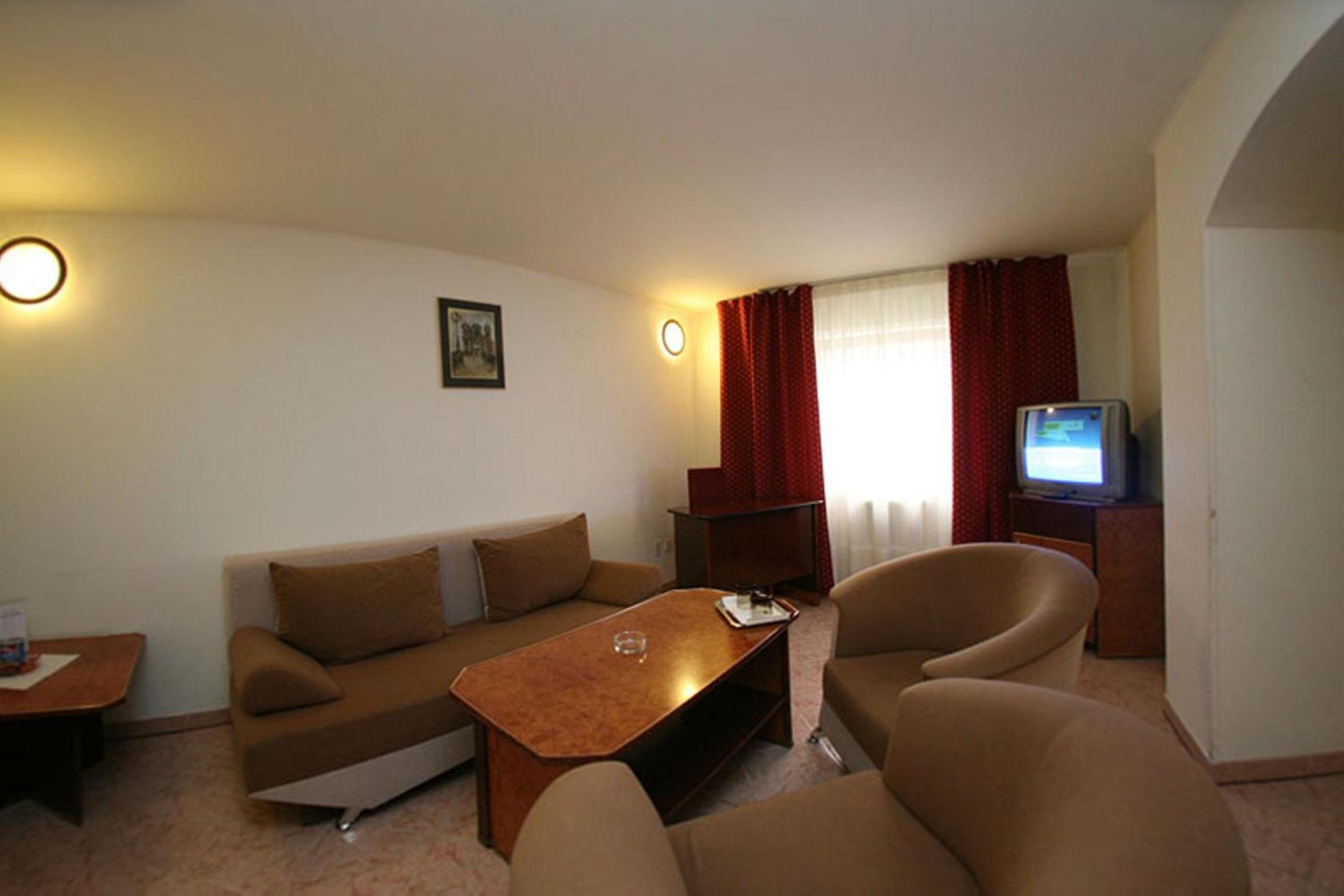 Suite - Photo 6