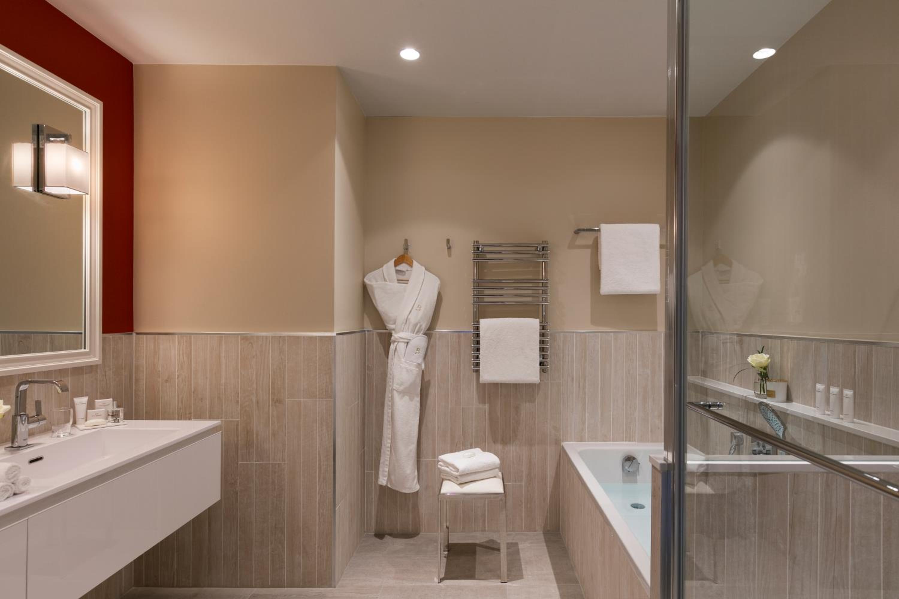 Junior Suite with Sea View - Photo 3