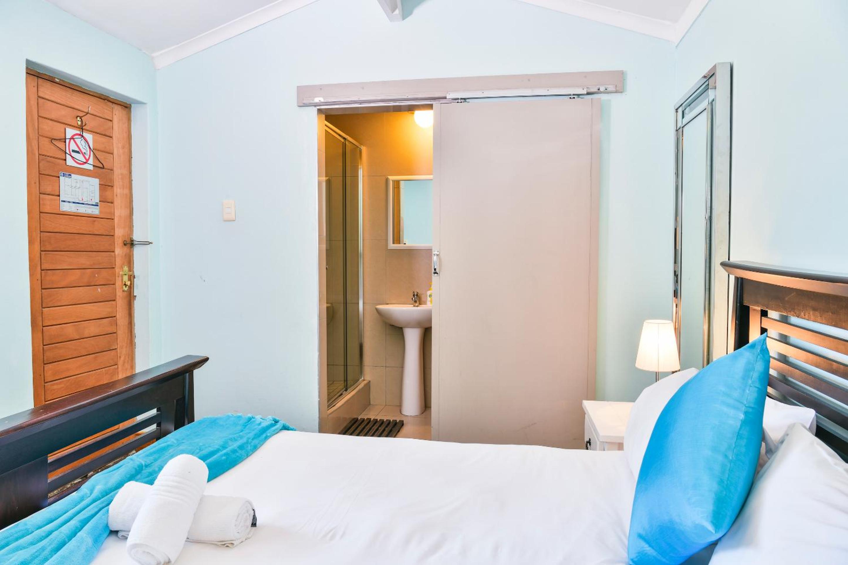 Standard Double Room photo 3
