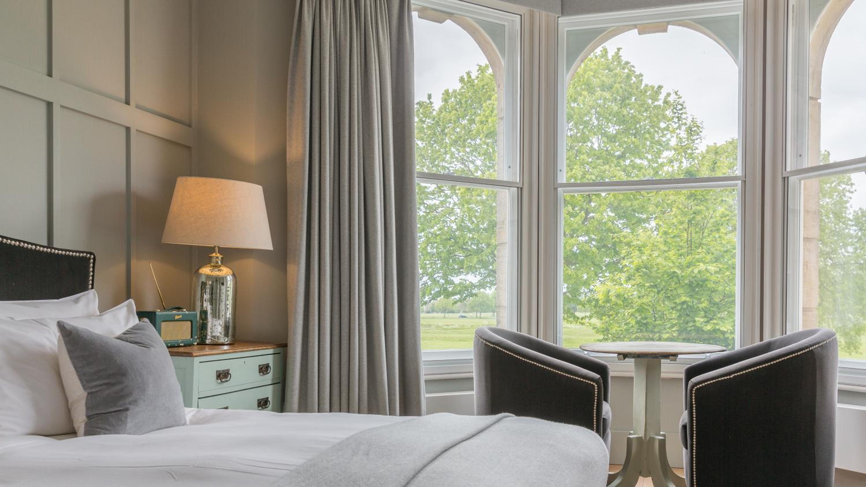 Luxury Double Room with Bath and City and Park View photo 3