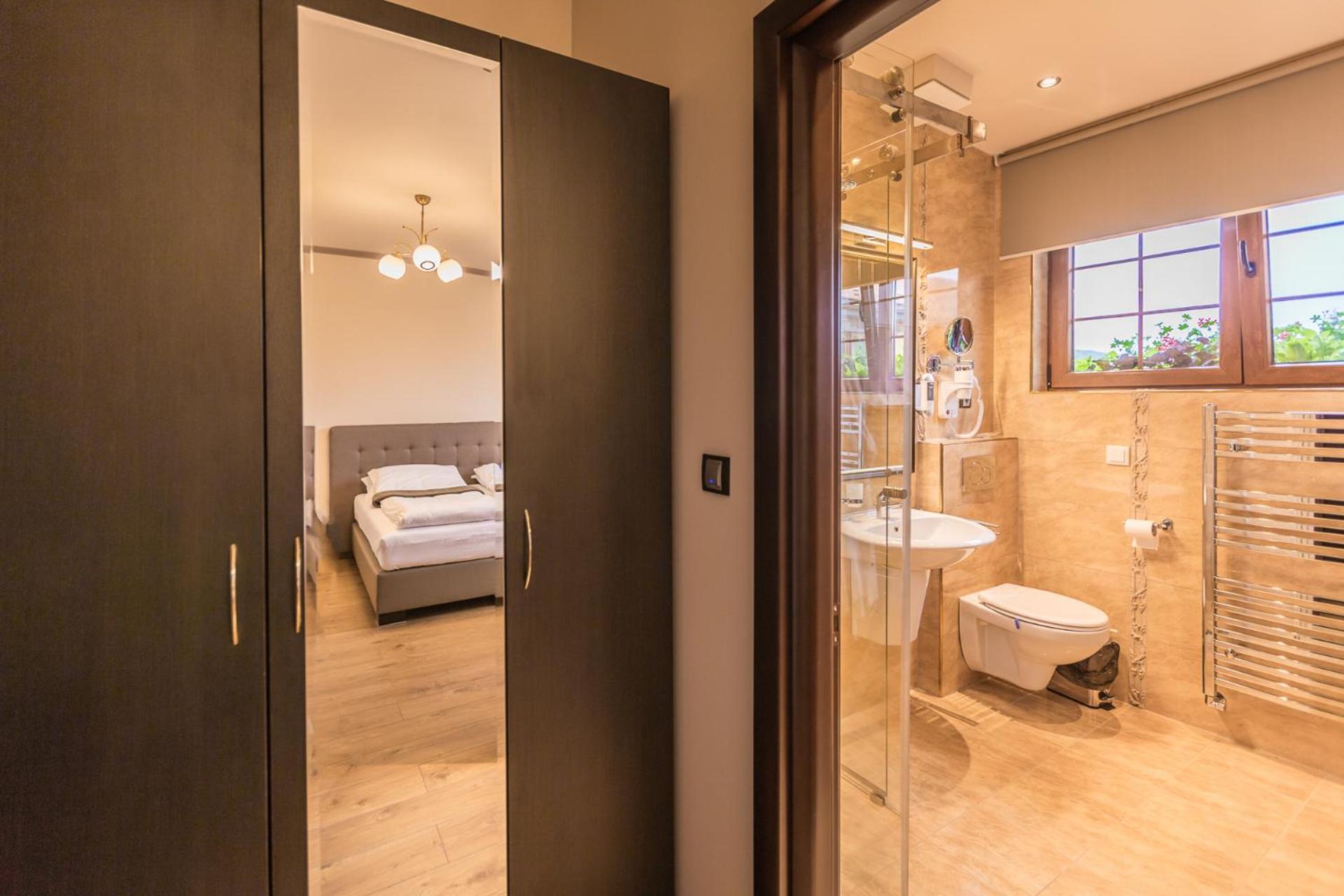 Double Room - Photo 3