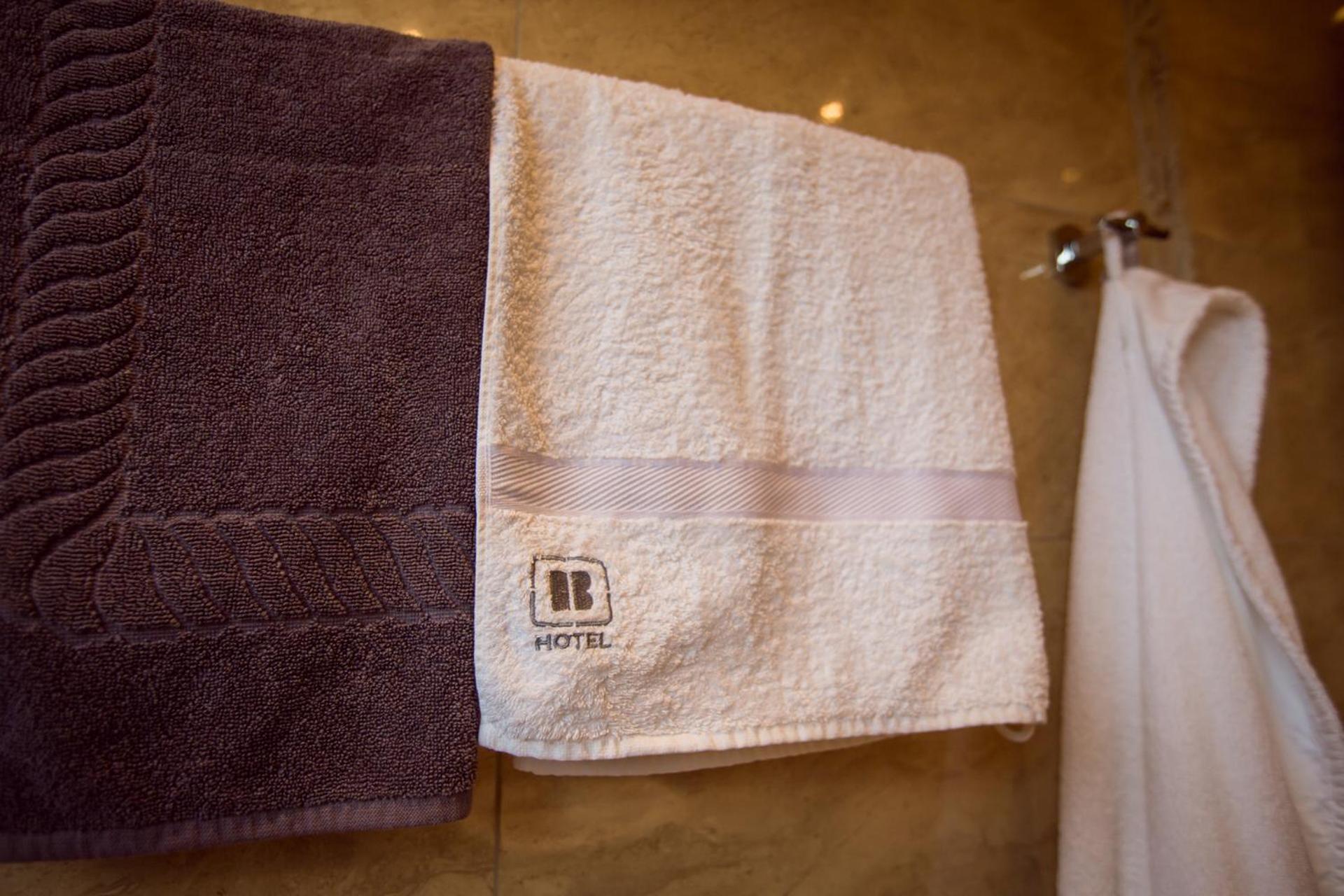 Double Room - Photo 5