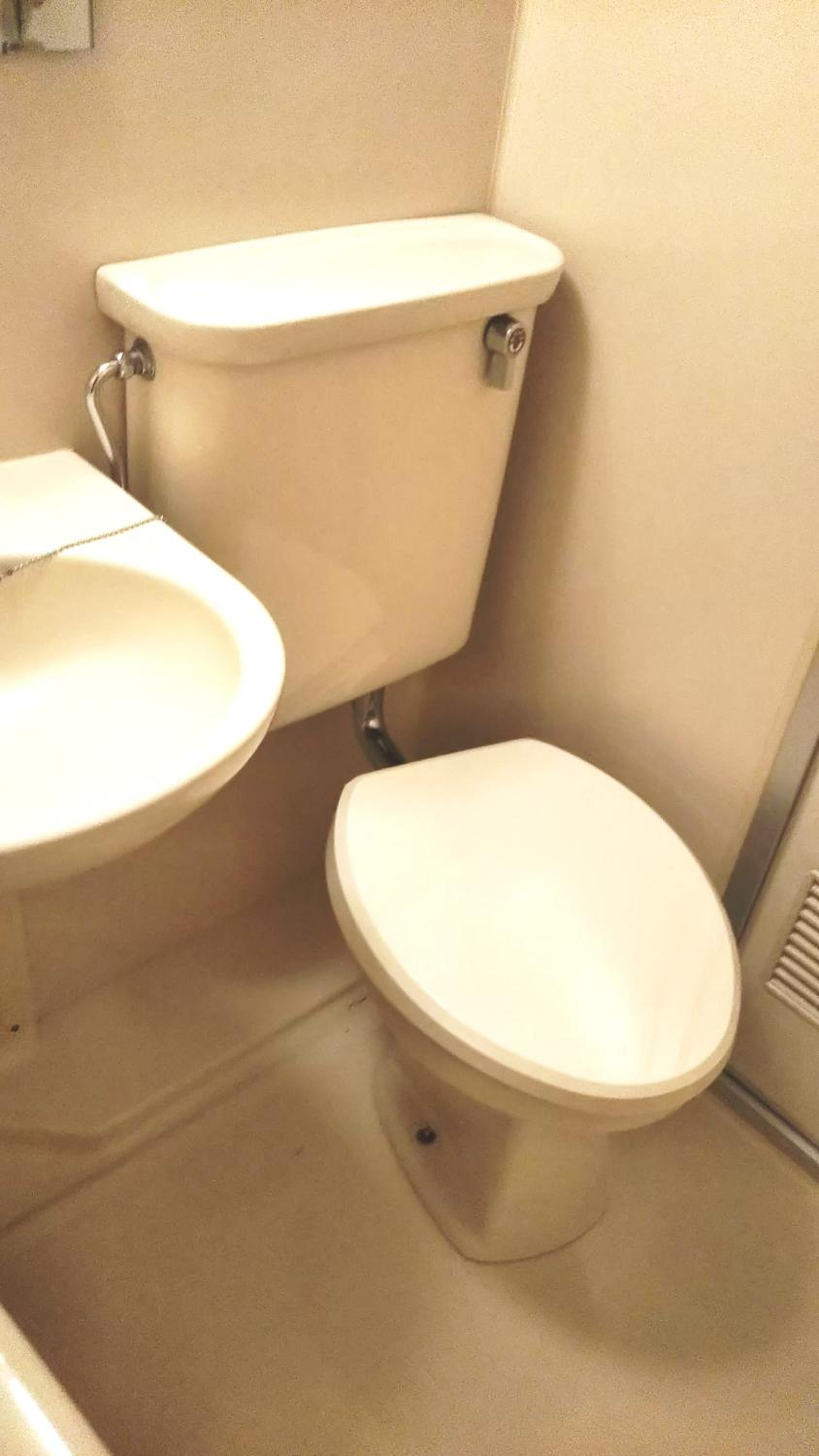 Twin Room with Private Bathroom - Photo 2