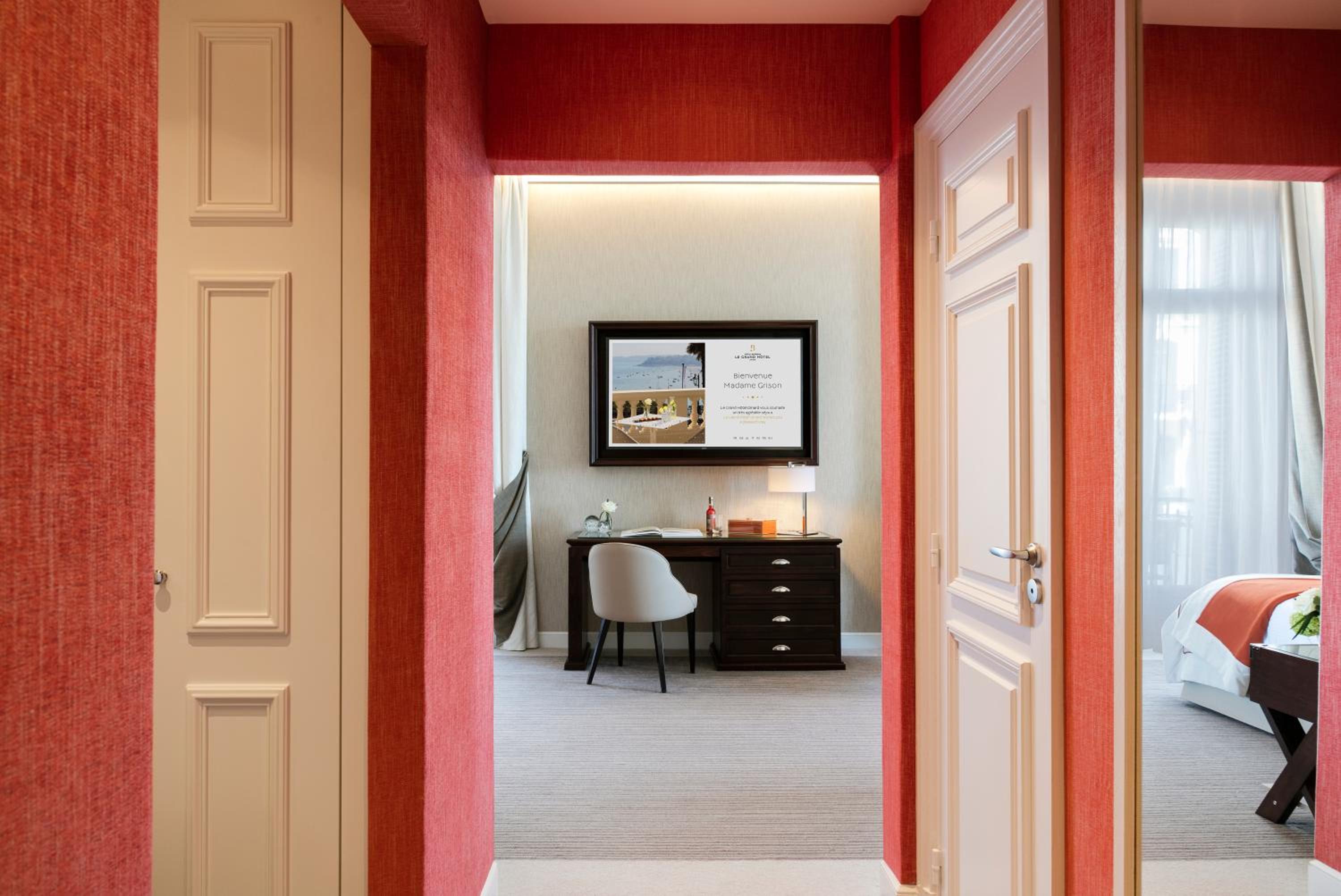 Junior Suite with Sea View - Photo 4