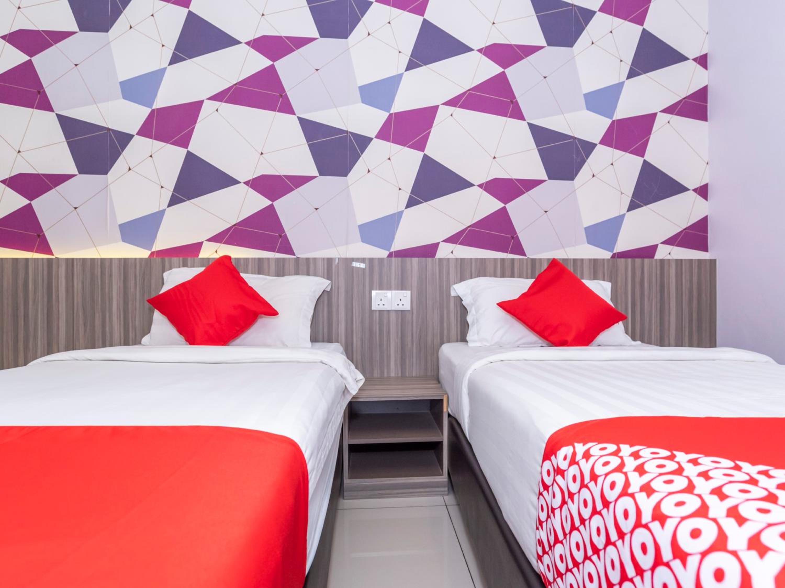 Standard Twin Room - Photo 2