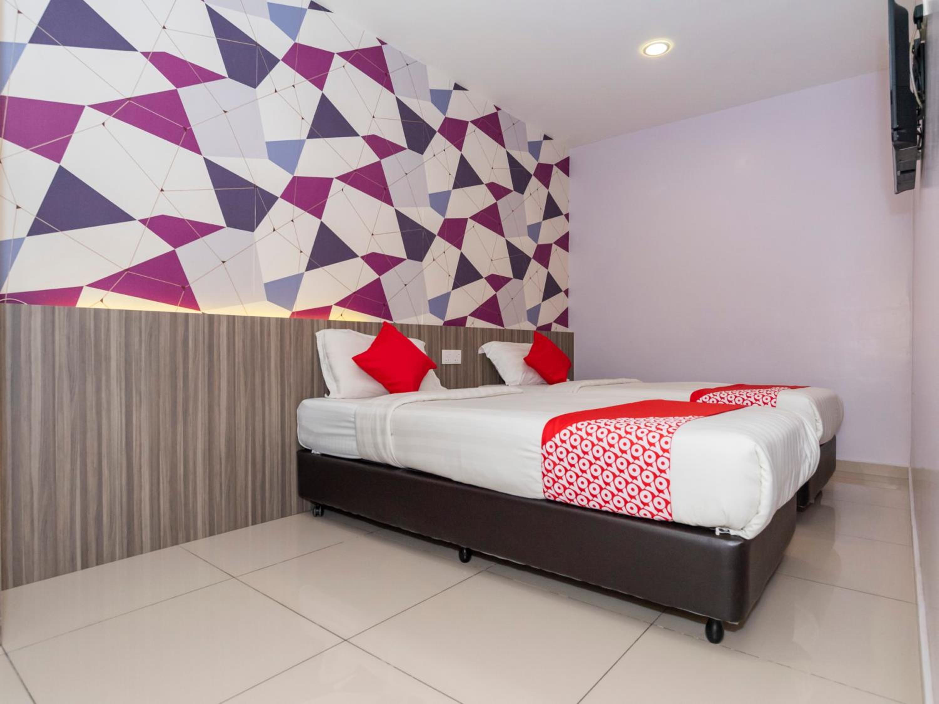 Standard Twin Room - Photo 1