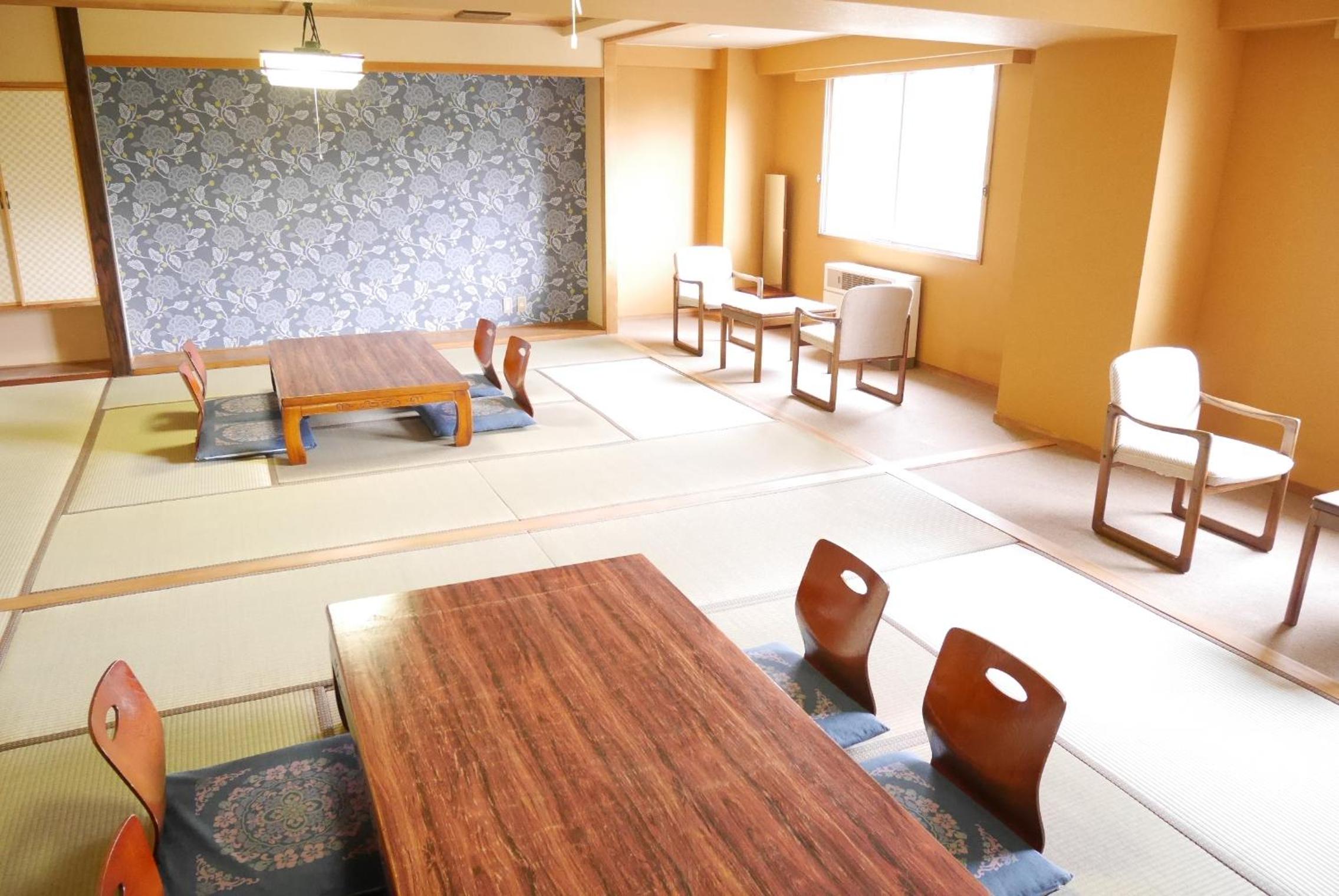 Family Room with Mountain View - Photo 1