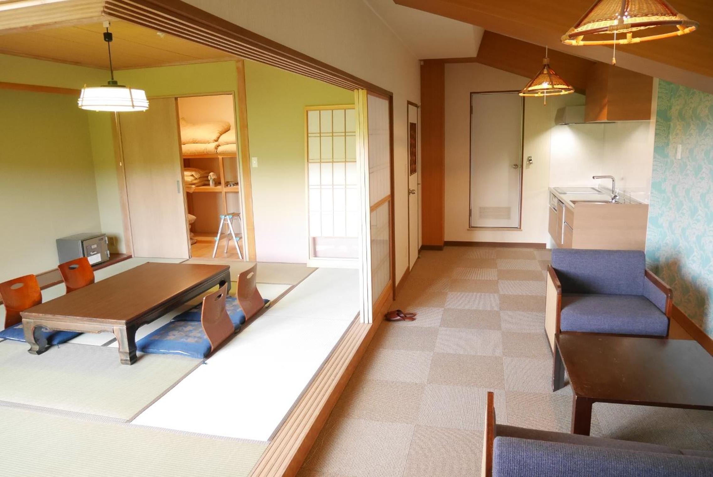 Mountain View Japanese-Style Studio Room with Full-size Kitchen and Lounge - Photo 1