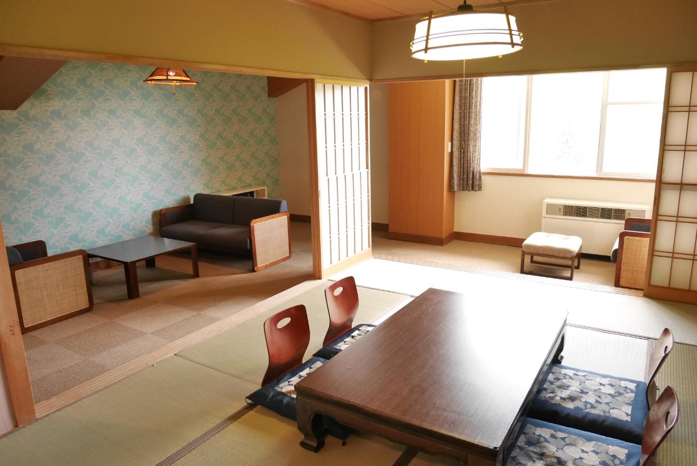 Mountain View Japanese-Style Studio Room with Full-size Kitchen and Lounge - Photo 12