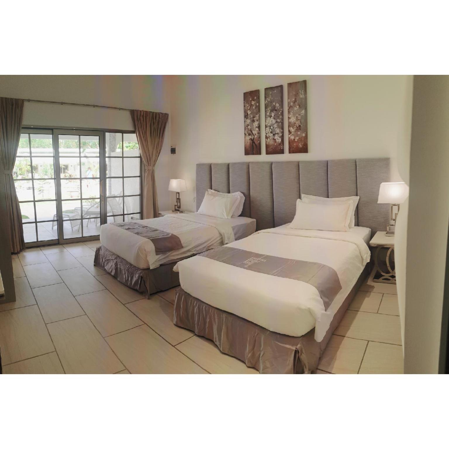 Twin Room with Pool View - Photo 17