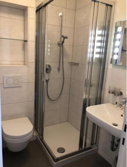 Double or Twin Room - Photo 2