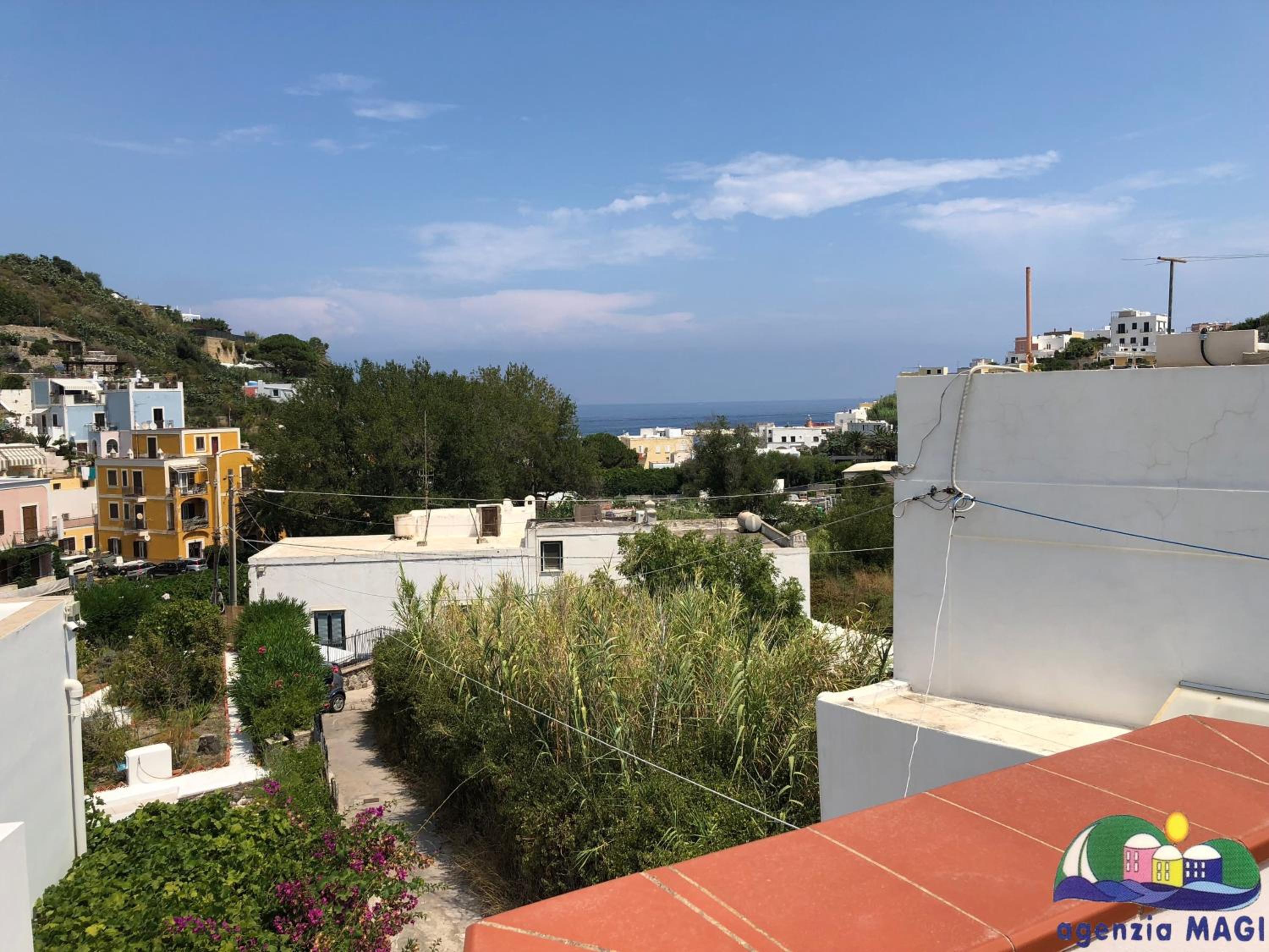 One-Bedroom Apartment with Sea View - Photo 14