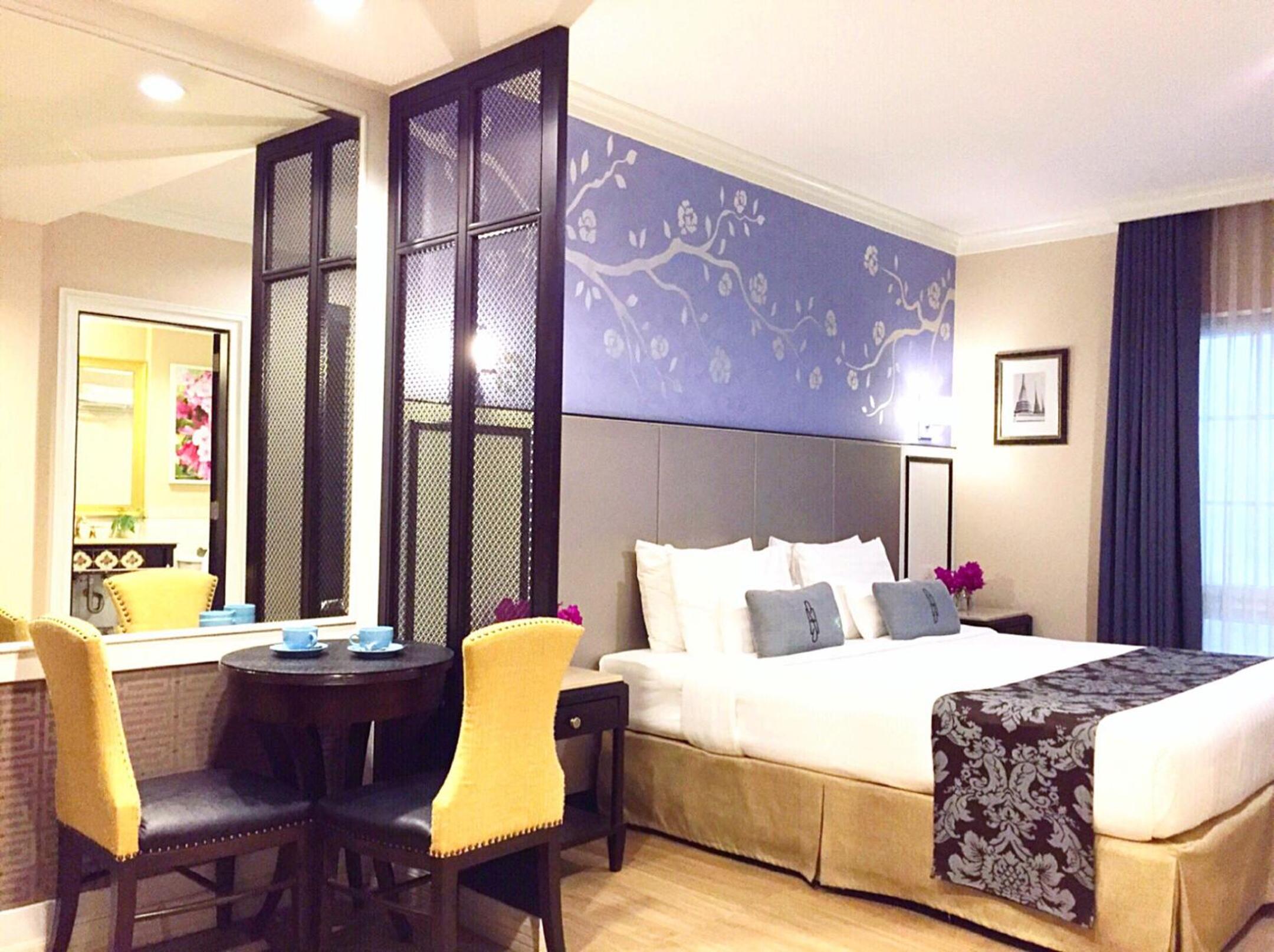 Deluxe King Room