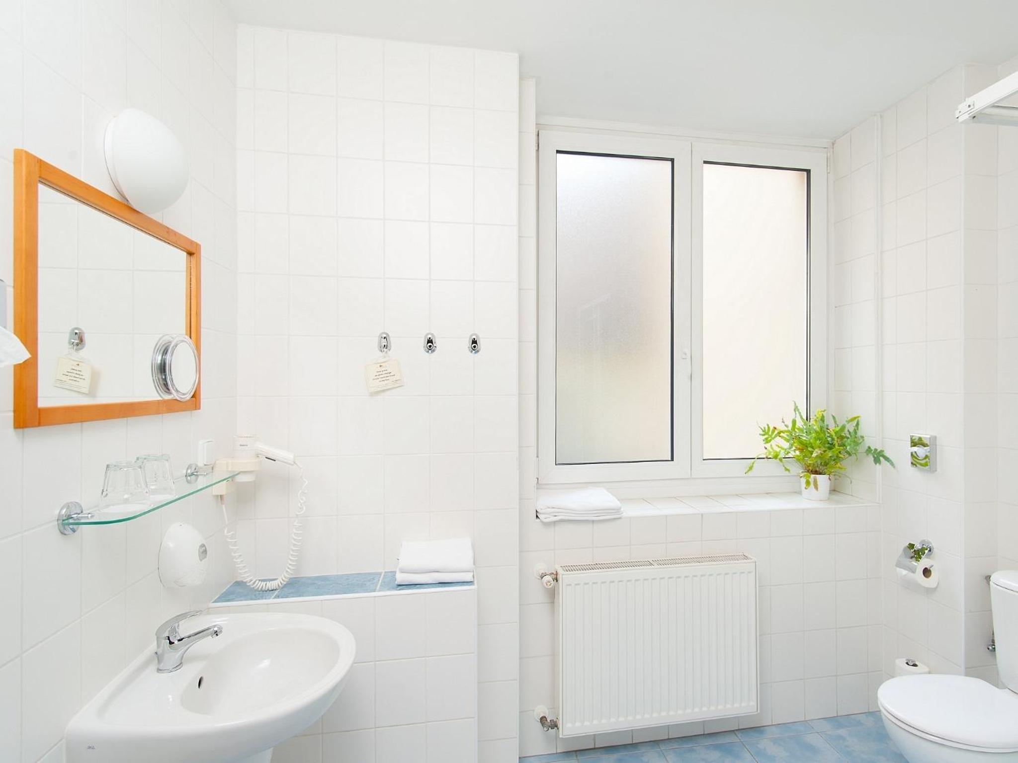 Triple Room thumbnail 6