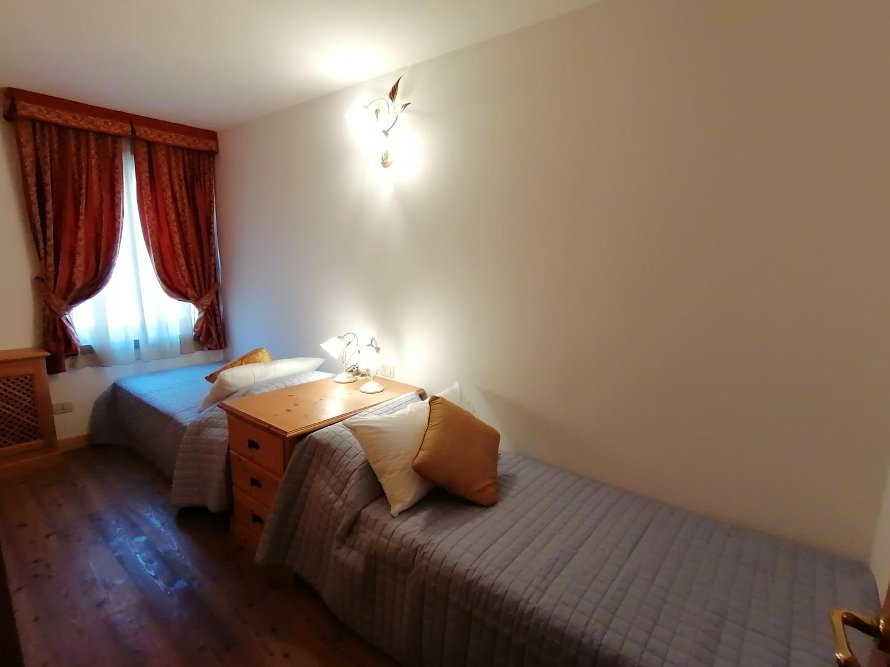 Three-Bedroom Apartment - Photo 7