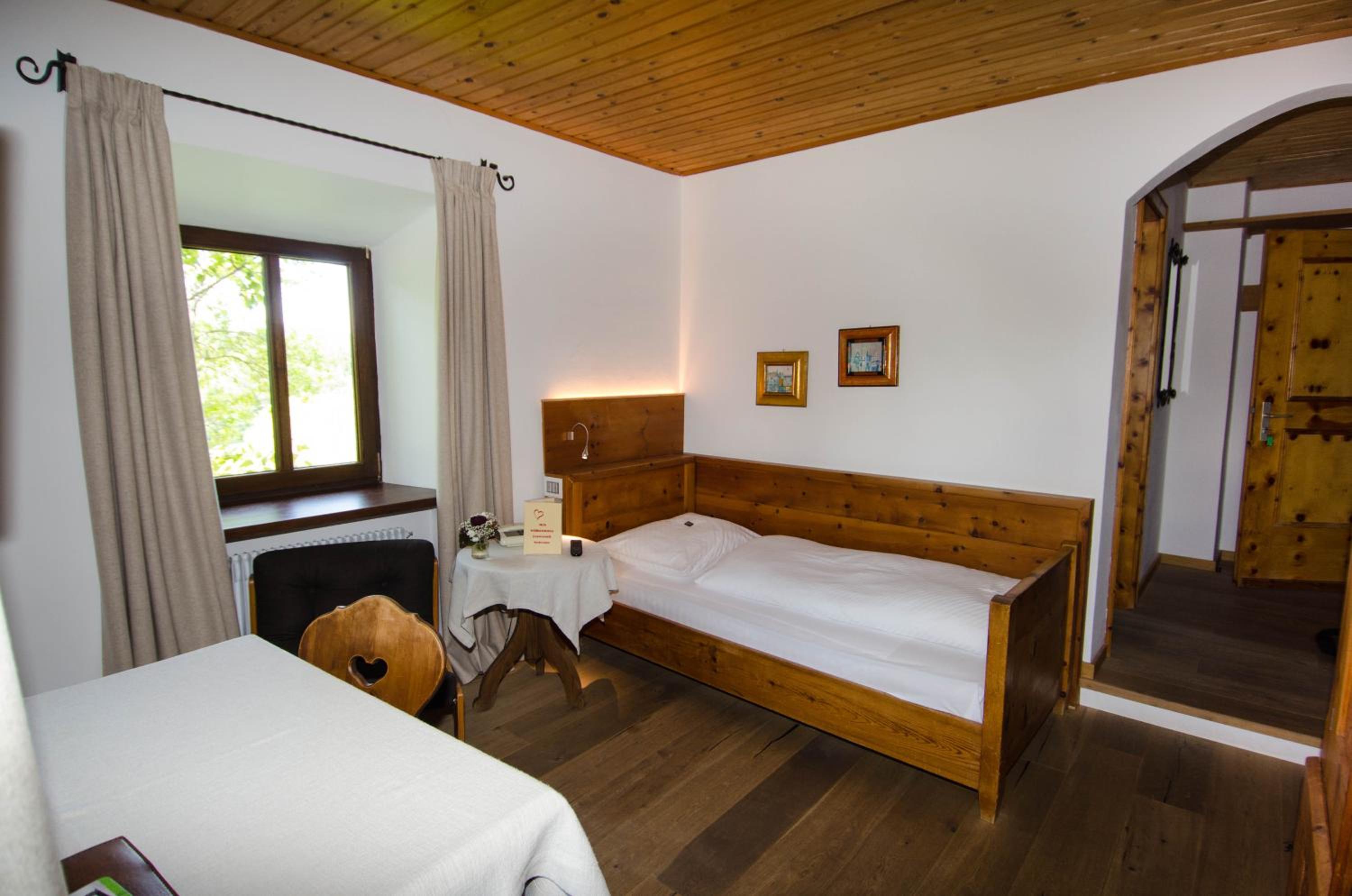 Single Room with Mountain View