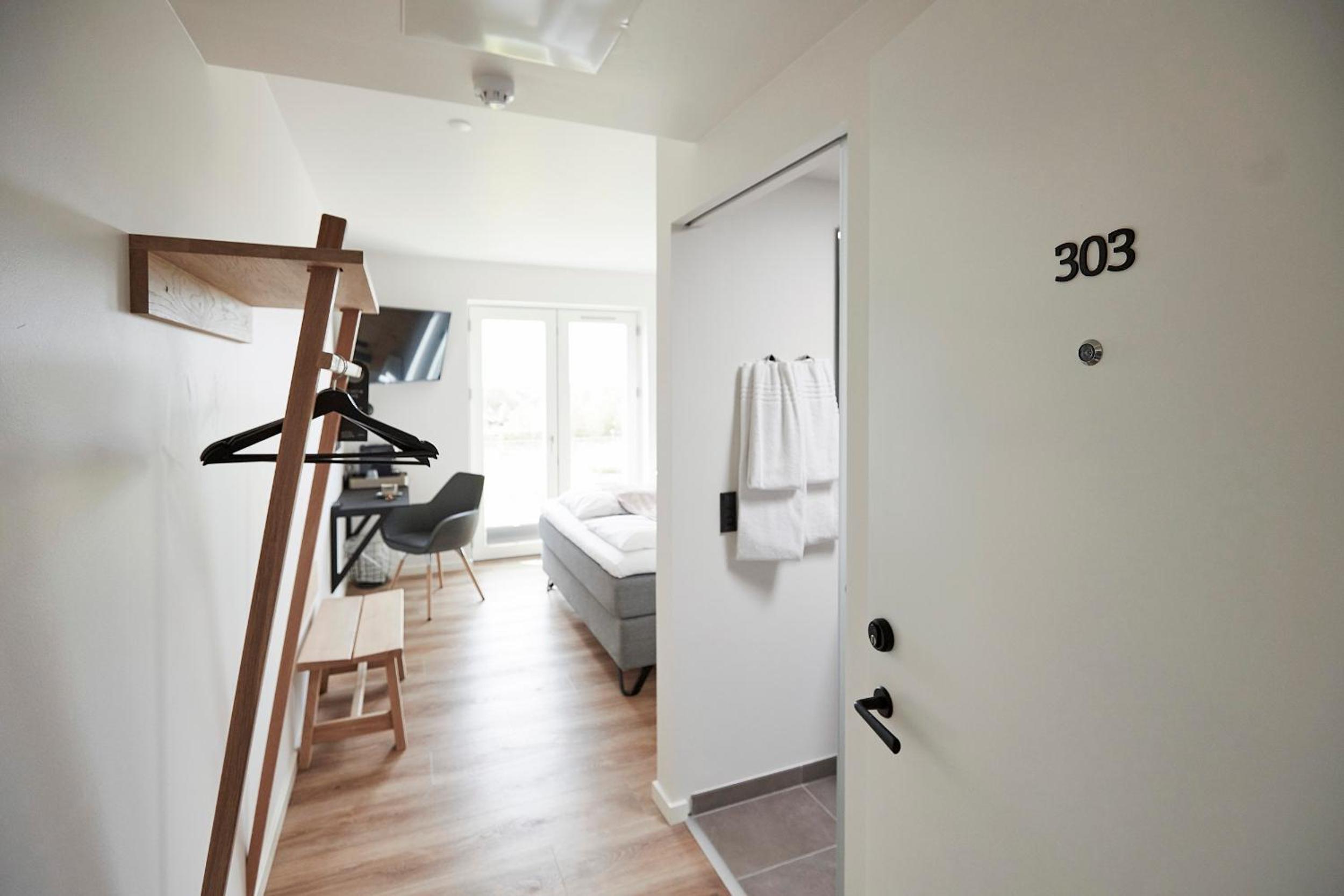 Deluxe Double Room with Bath photo 2