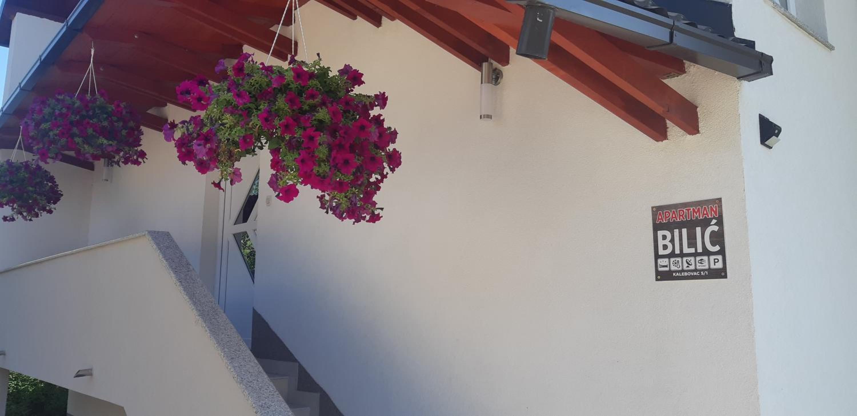 Apartment with Mountain View - Photo 15