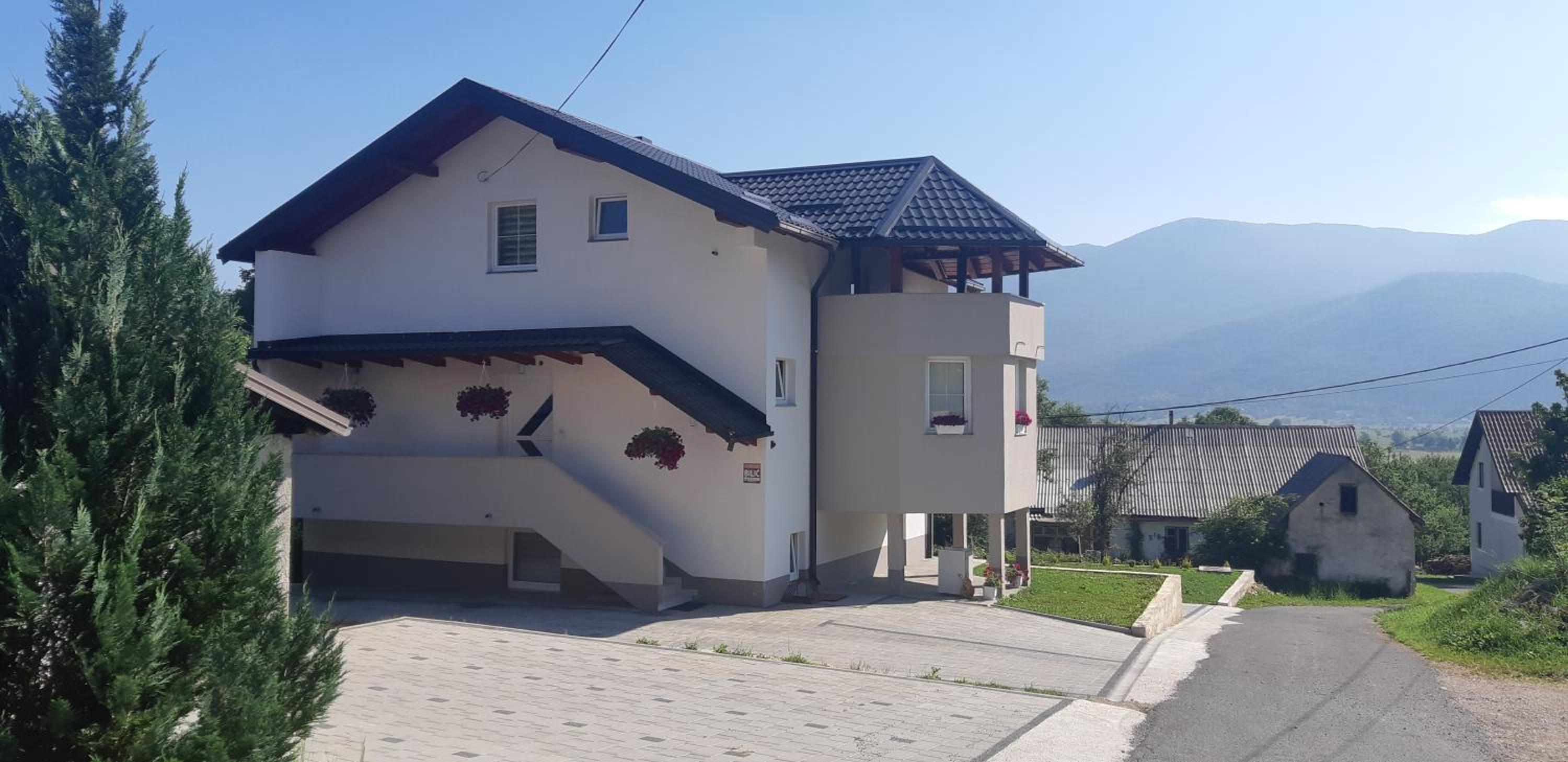 Apartment with Mountain View - Photo 14