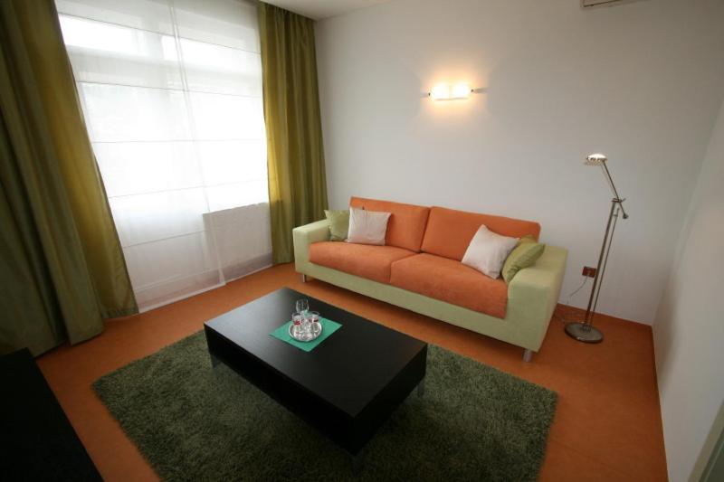 Suite with Balcony - Photo 12