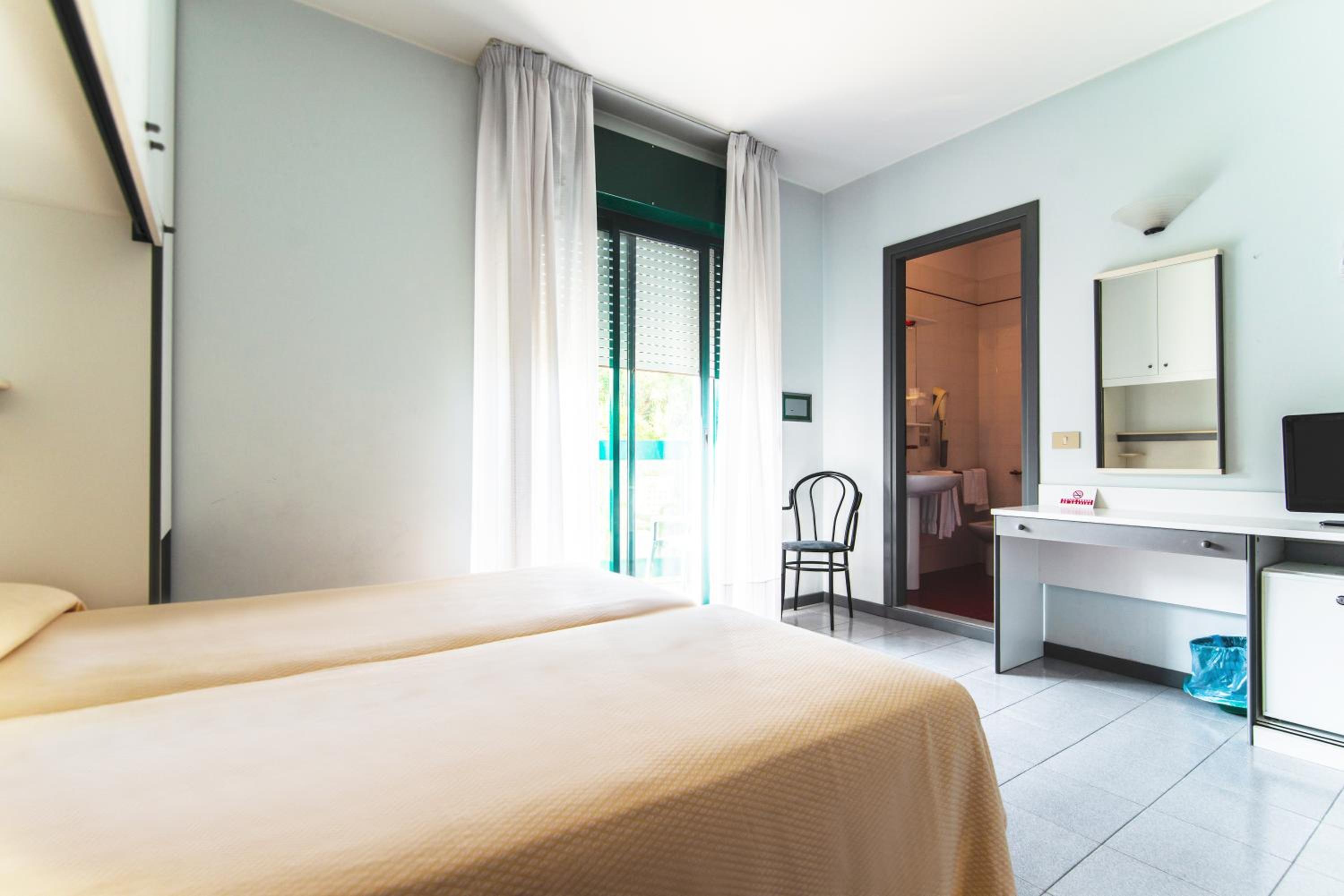 Double or Twin Room photo 2