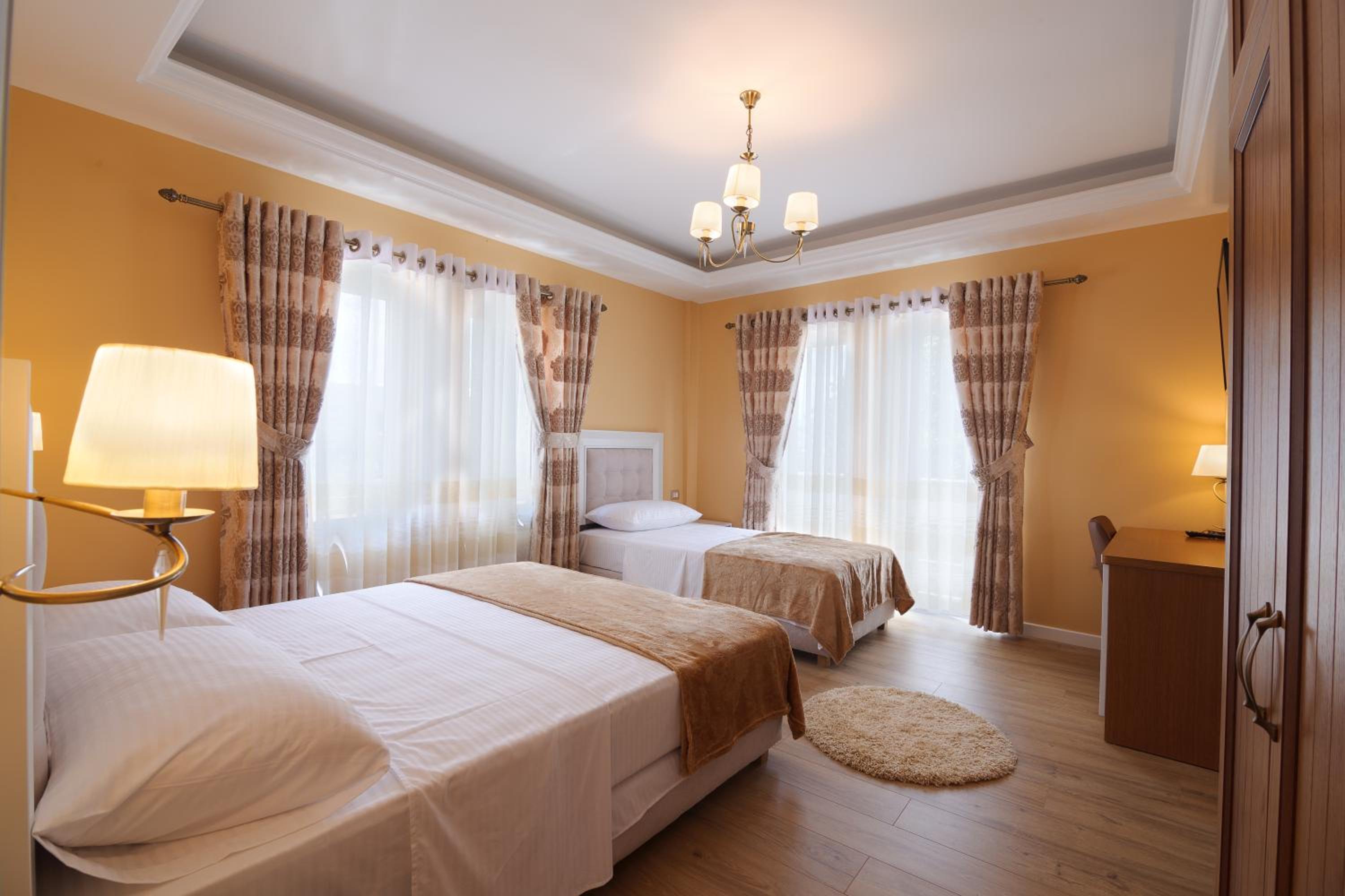 Deluxe Triple Room photo 3