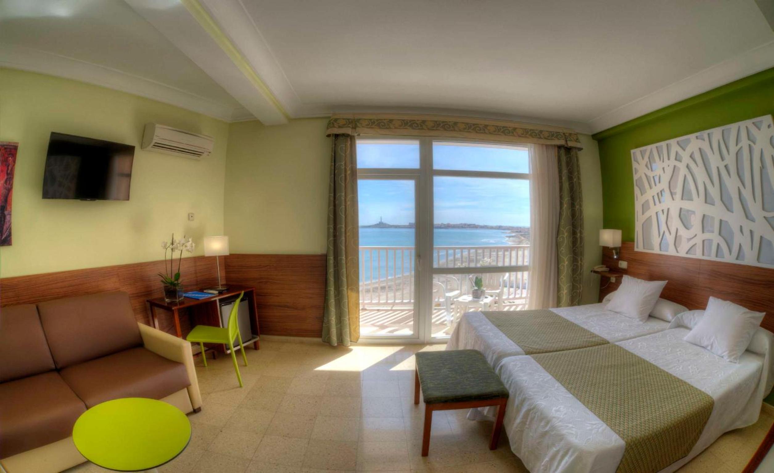 Double or Twin Room with Sea View and Thermal Baths Access