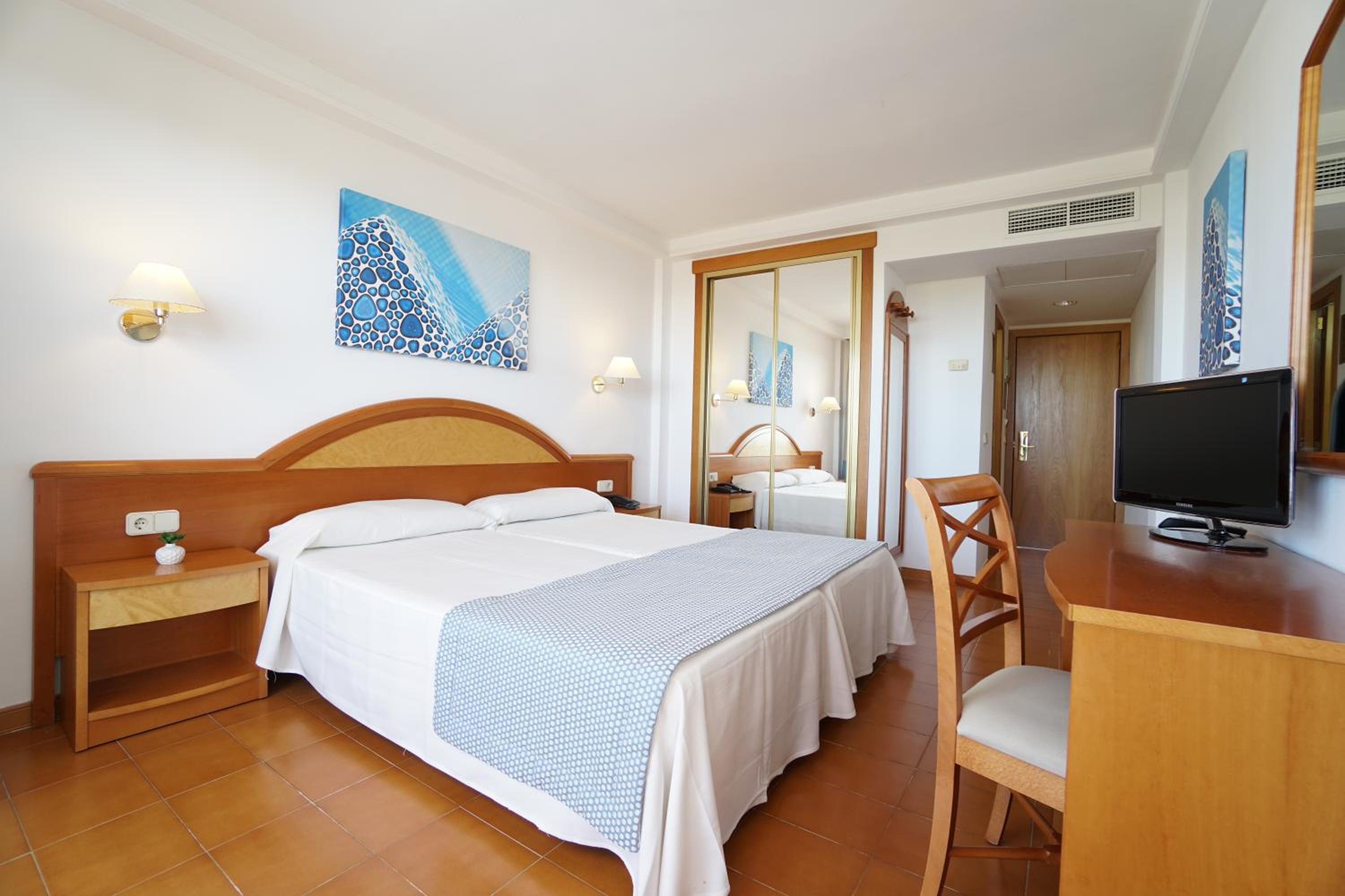Double Room with Balcony photo 3