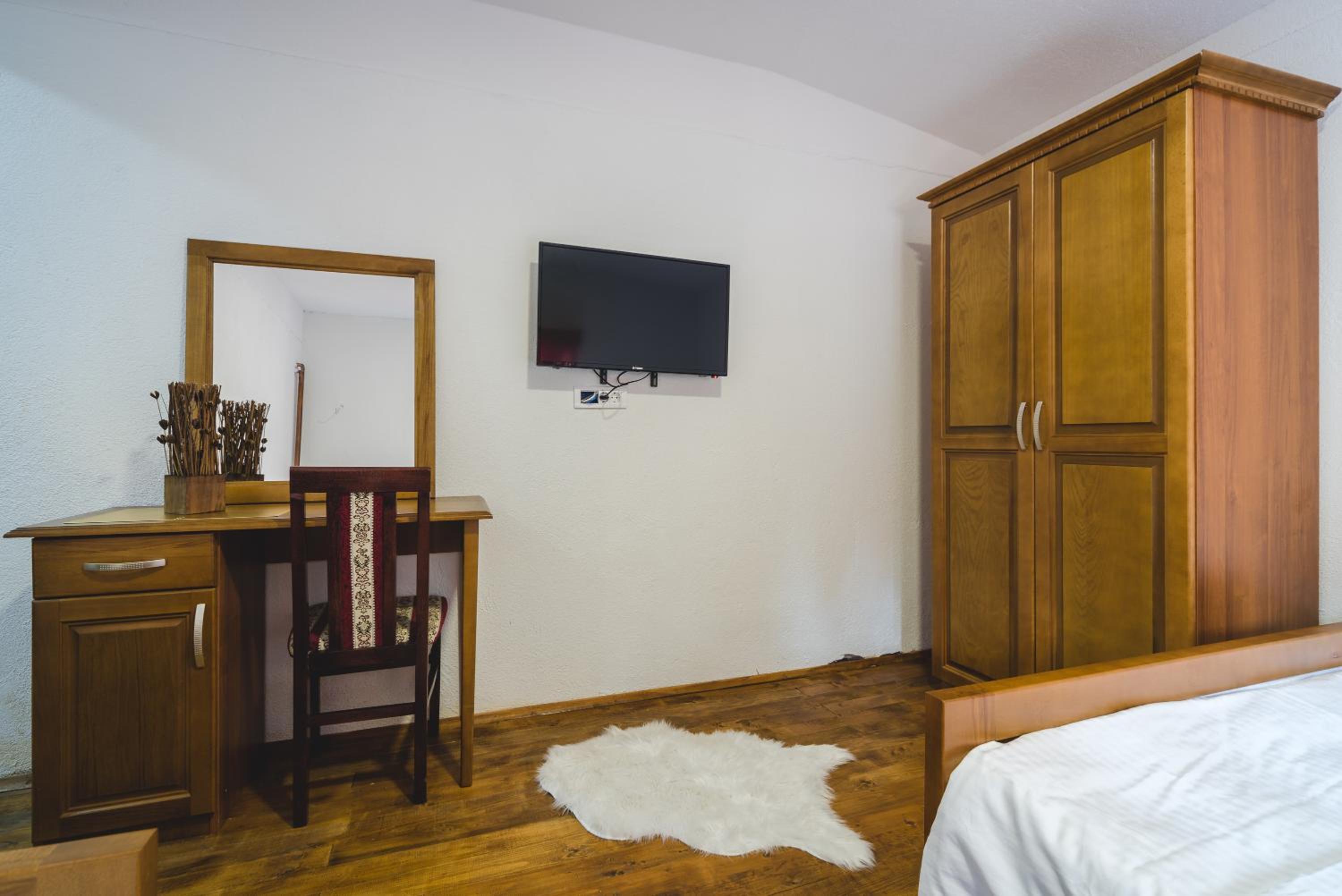 Triple Room with Private Bathroom - Photo 15