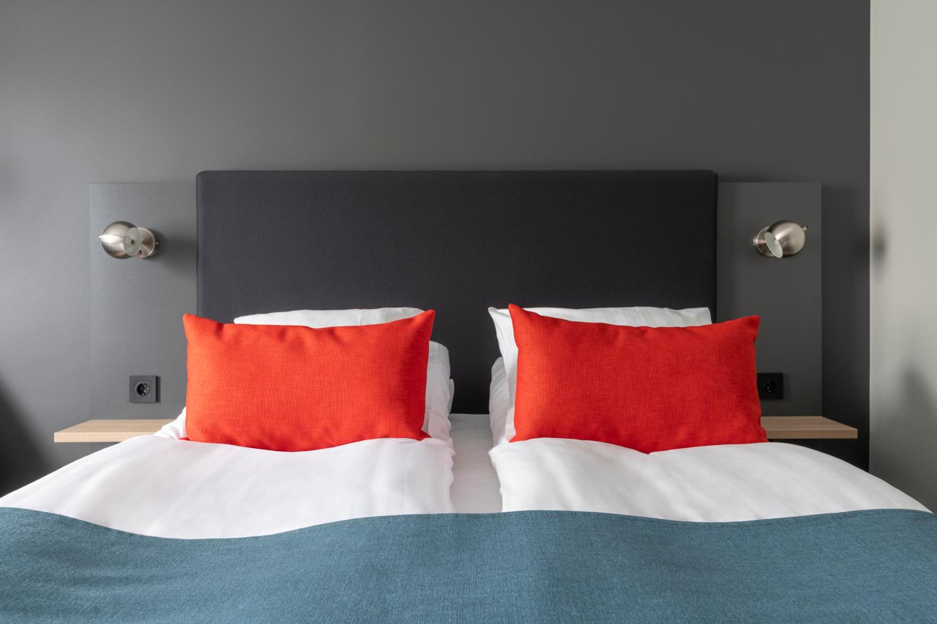Standard Twin Room - Photo 7