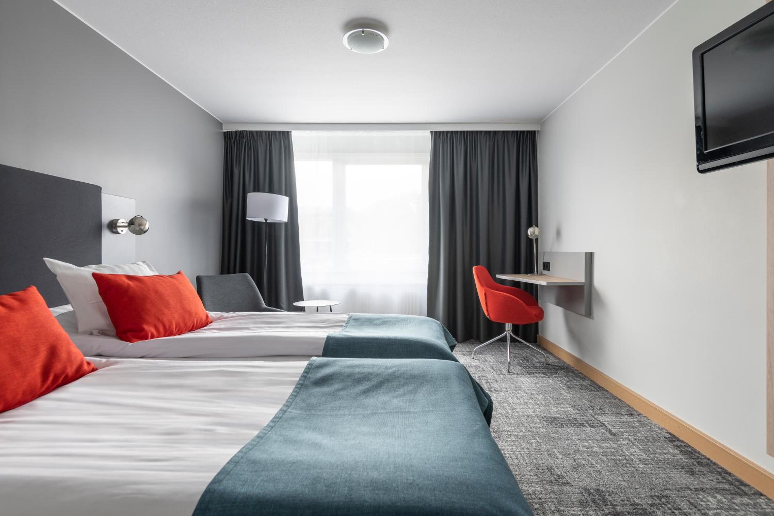 Standard Twin Room - Photo 4