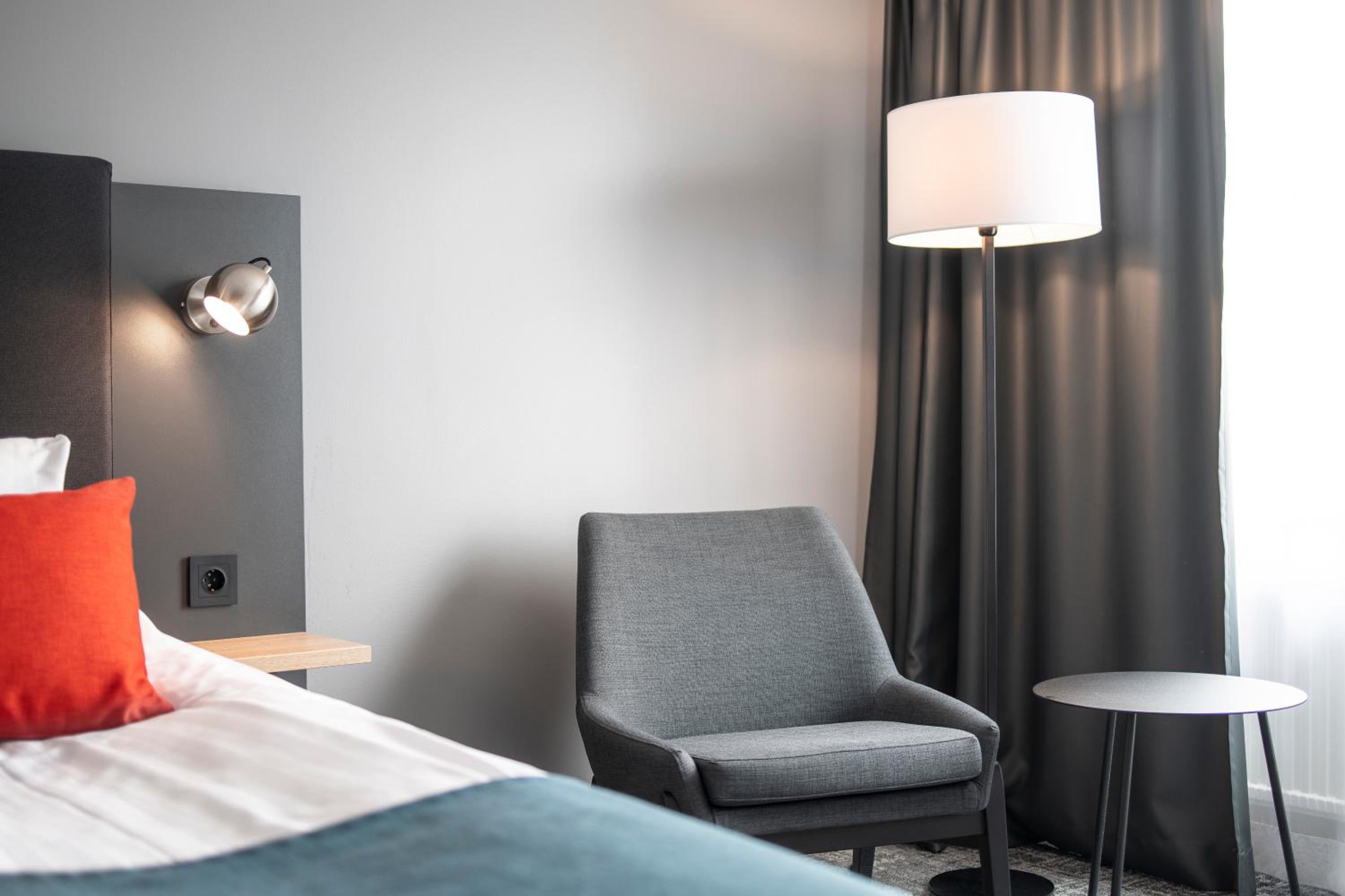 Standard Twin Room - Photo 3