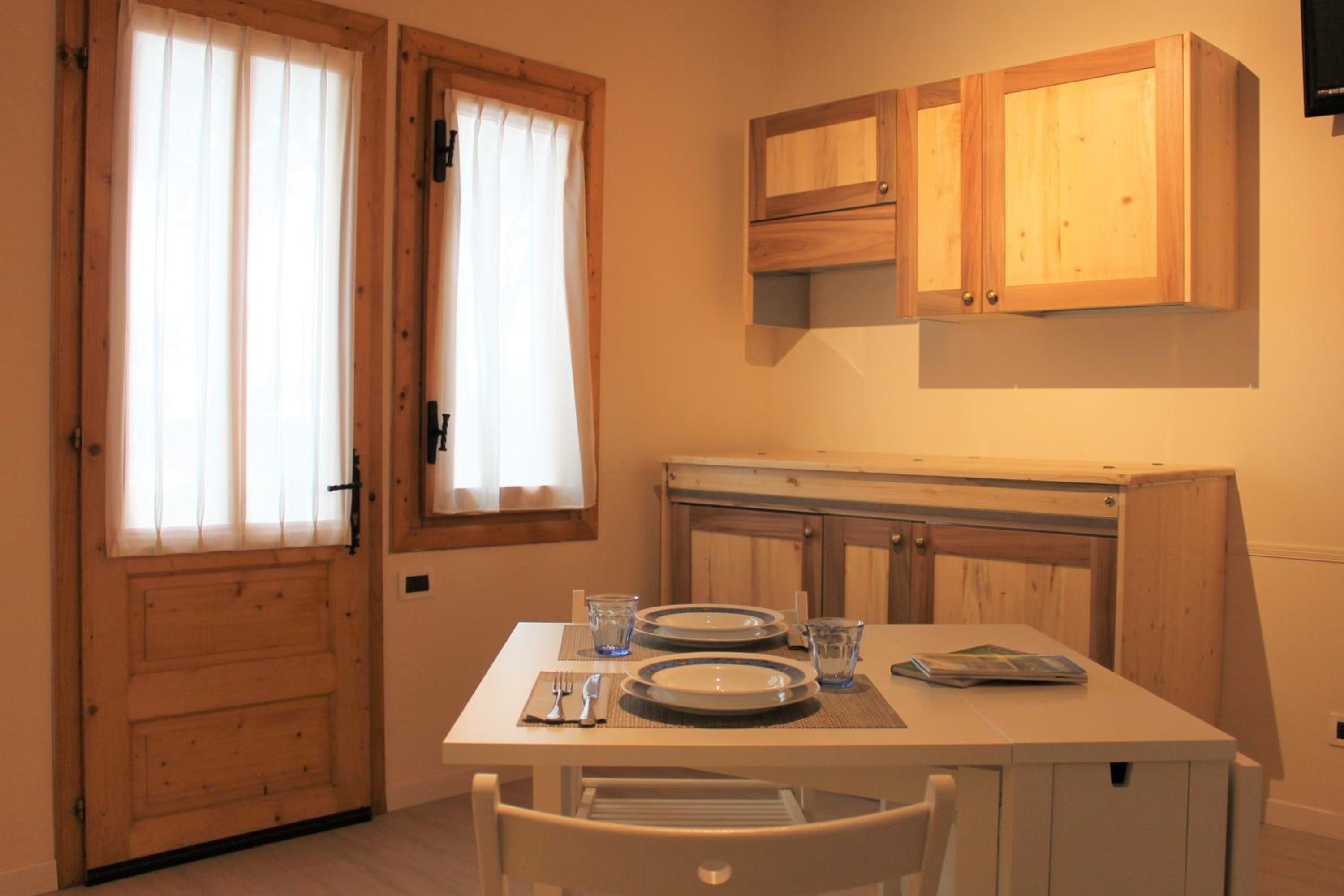 Two-Bedroom Cottage with Kitchen - Photo 9