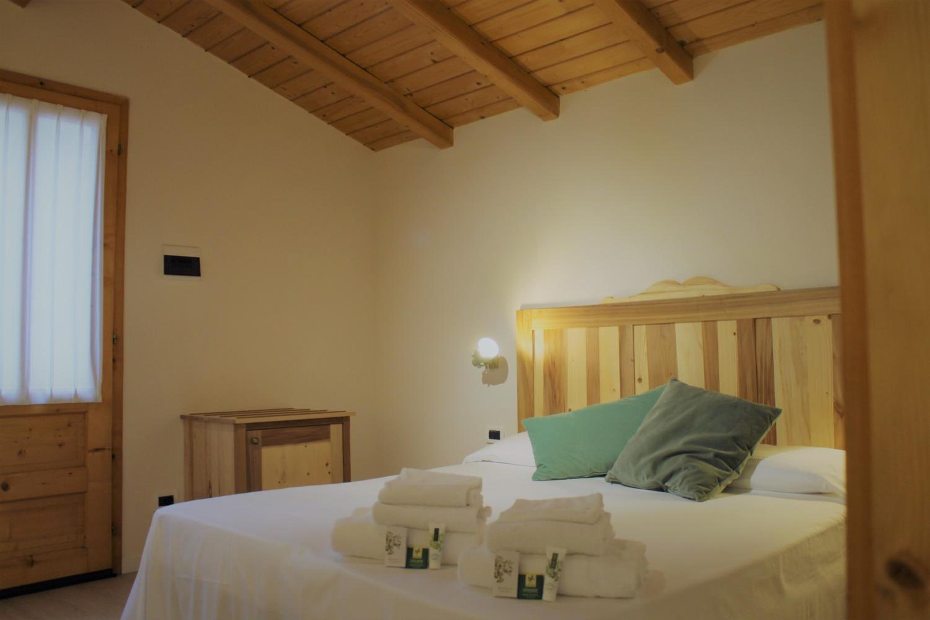 Two-Bedroom Cottage with Kitchen - Photo 8