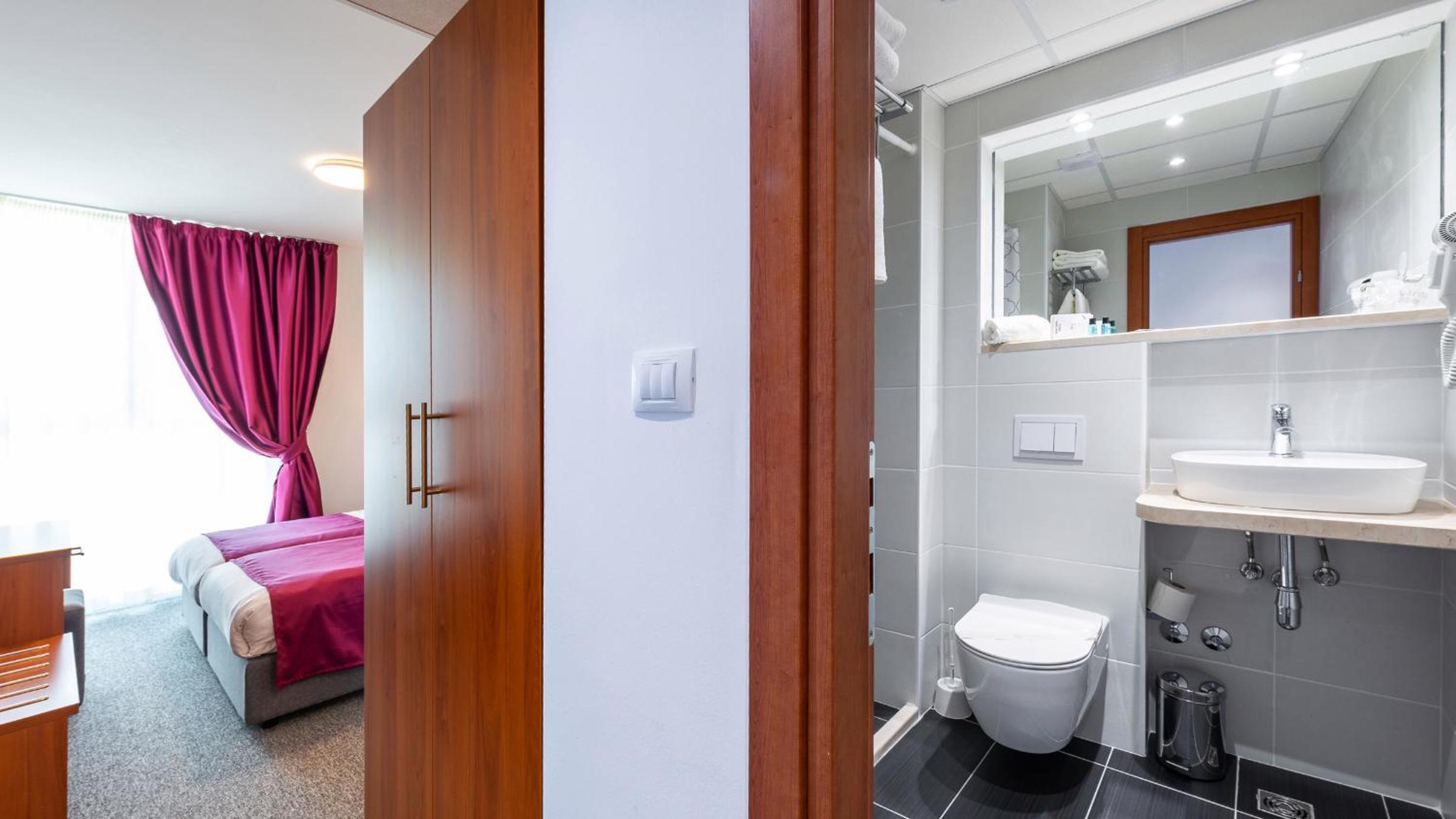 Standard Double/Twin Room with Sea View - annex