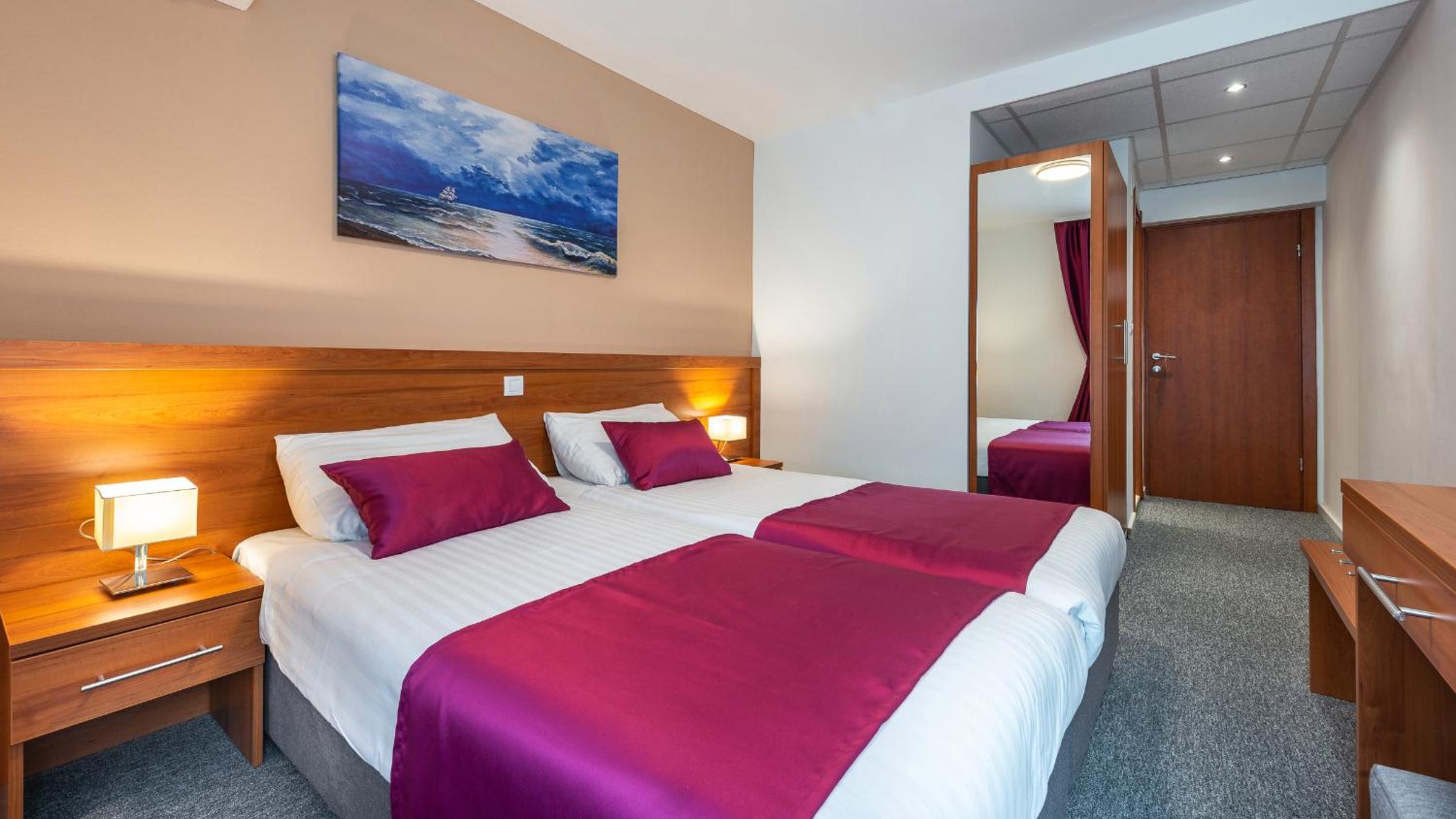 Standard Double/Twin Room with Sea View - annex thumbnail 6
